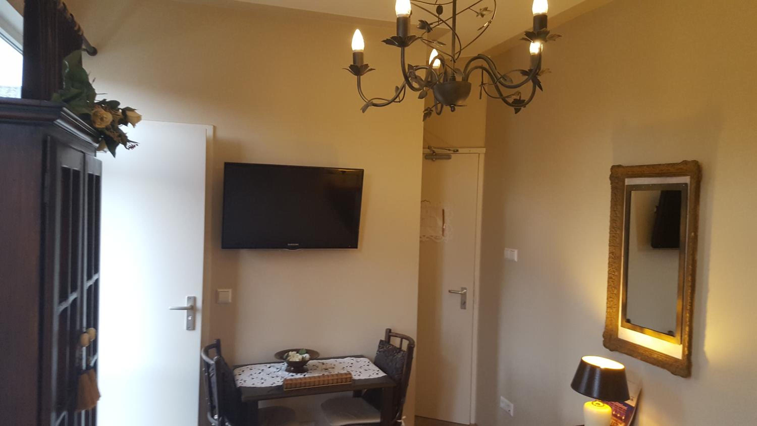 Double Room - Photo 12