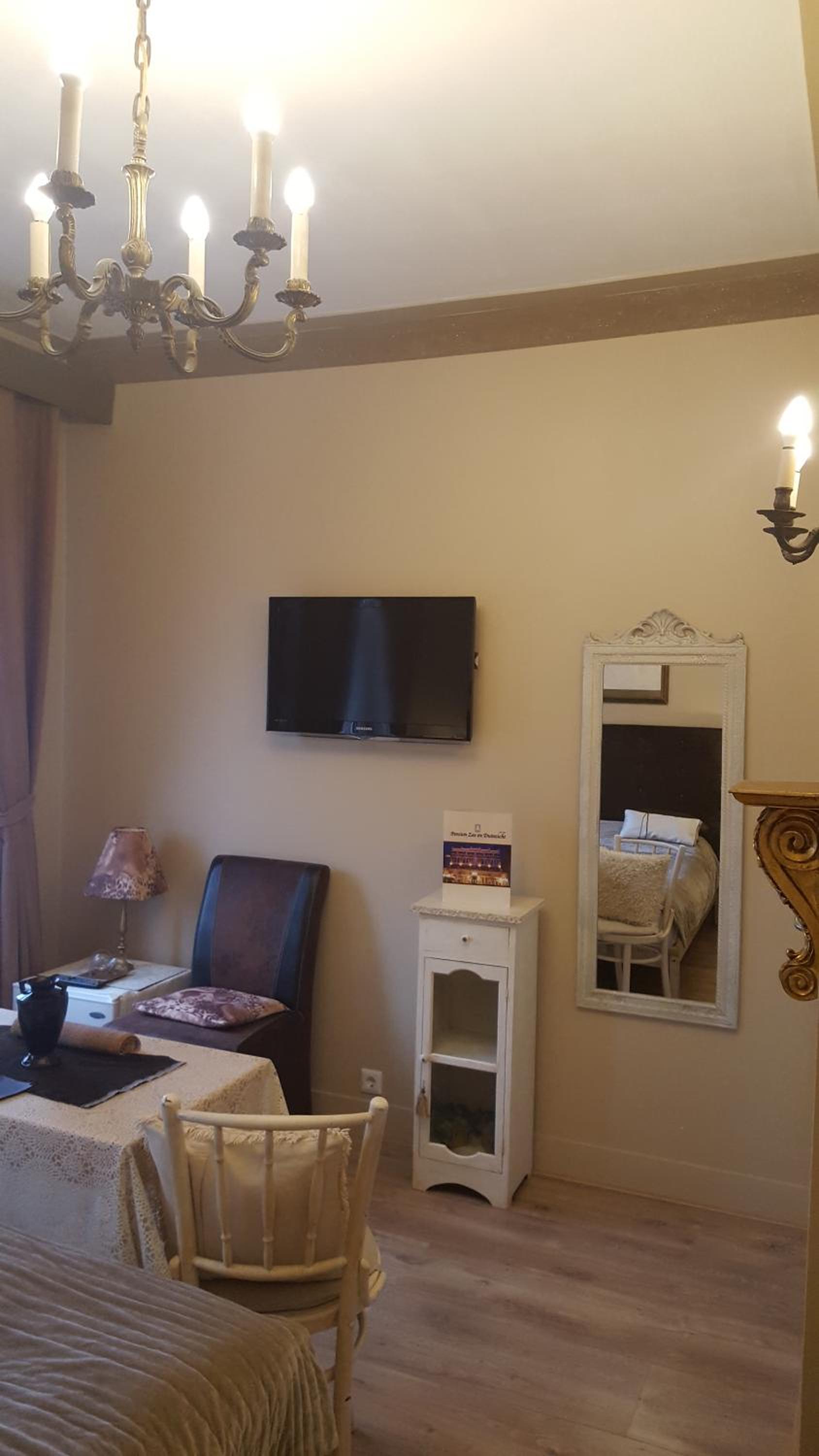 Double Room - Photo 3