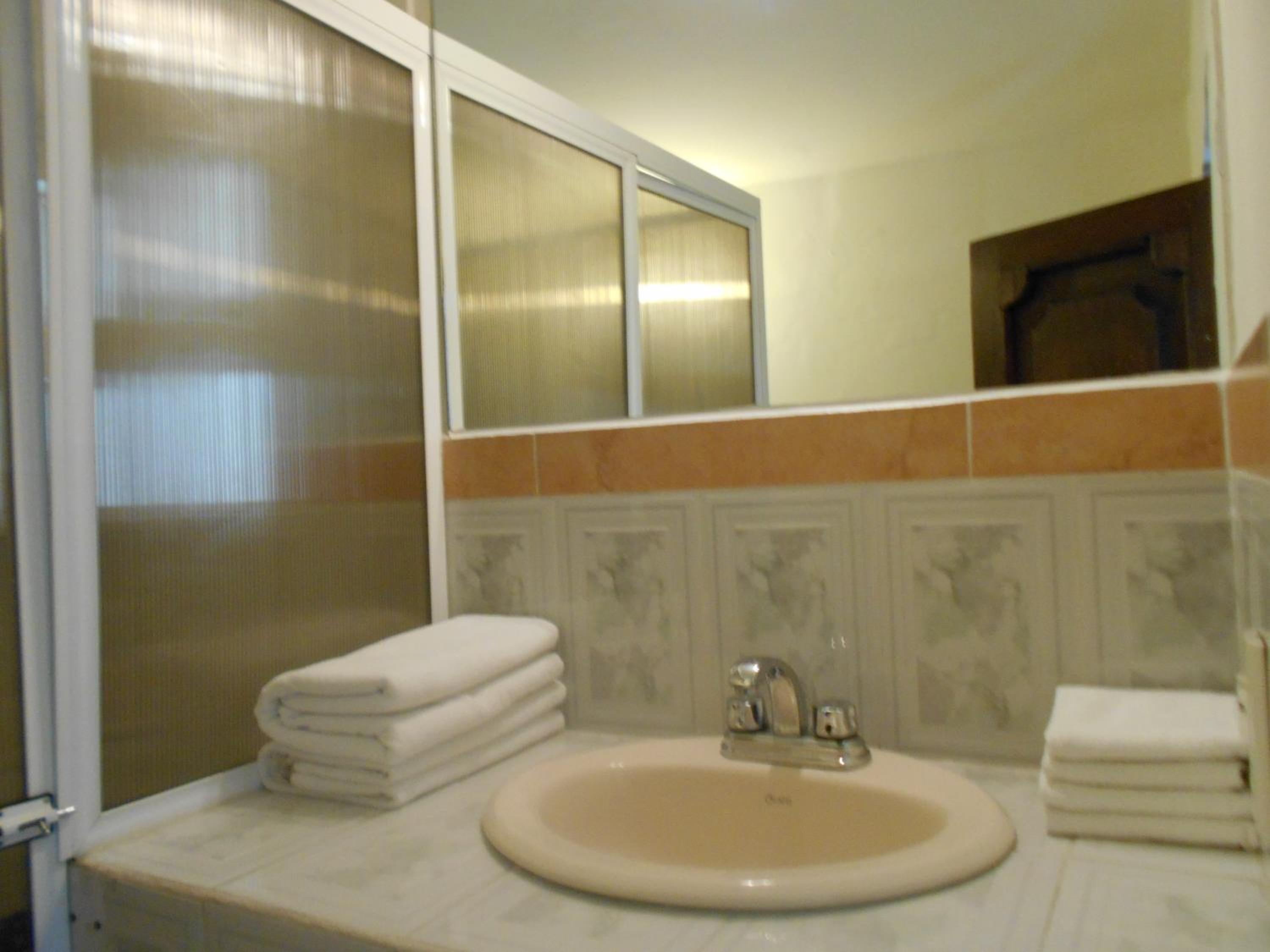 Double Room with Two Double Beds - Photo 4