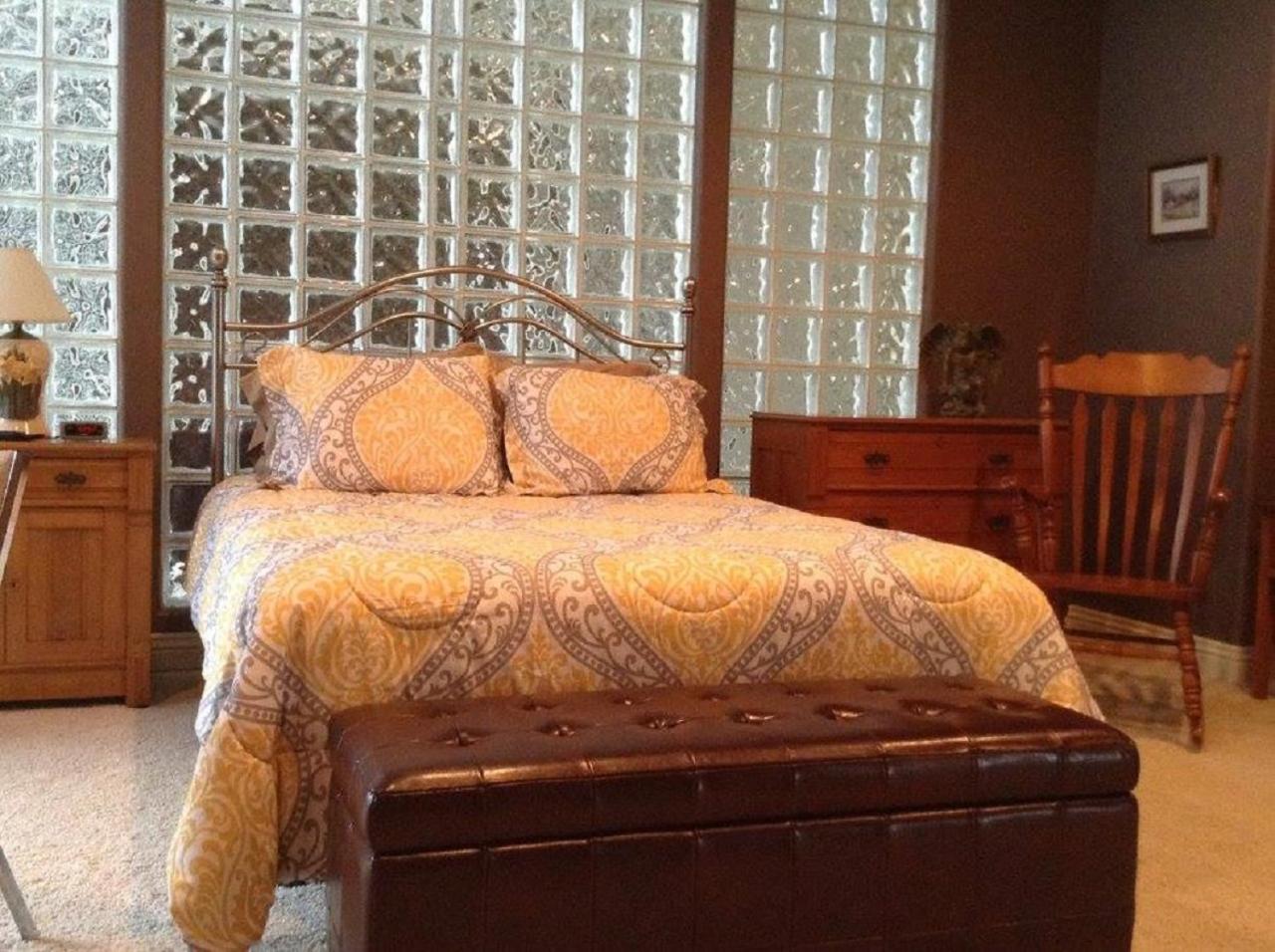 Deluxe King Suite photo 1
