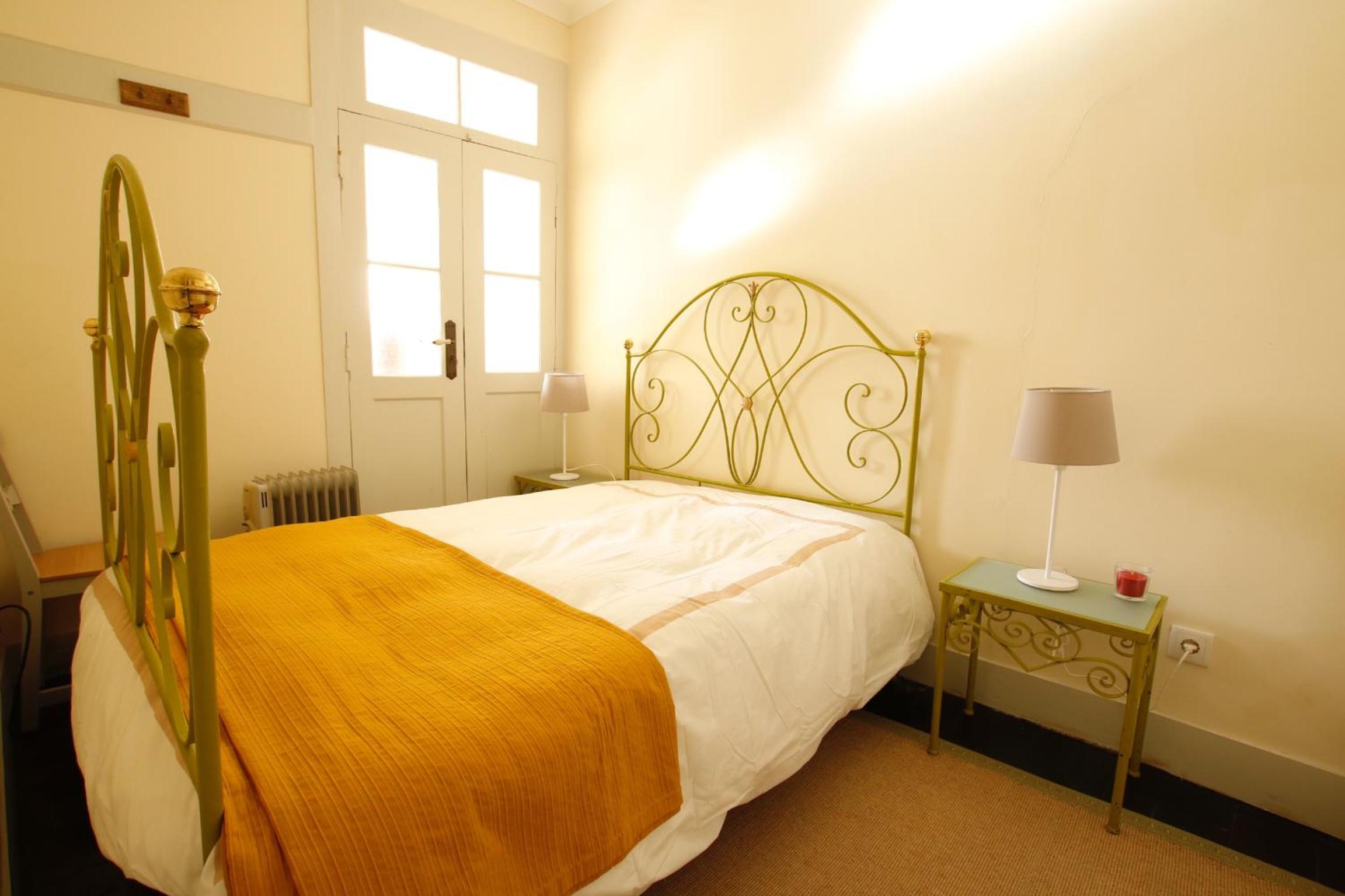 Two-Bedroom Apartment - Photo 3