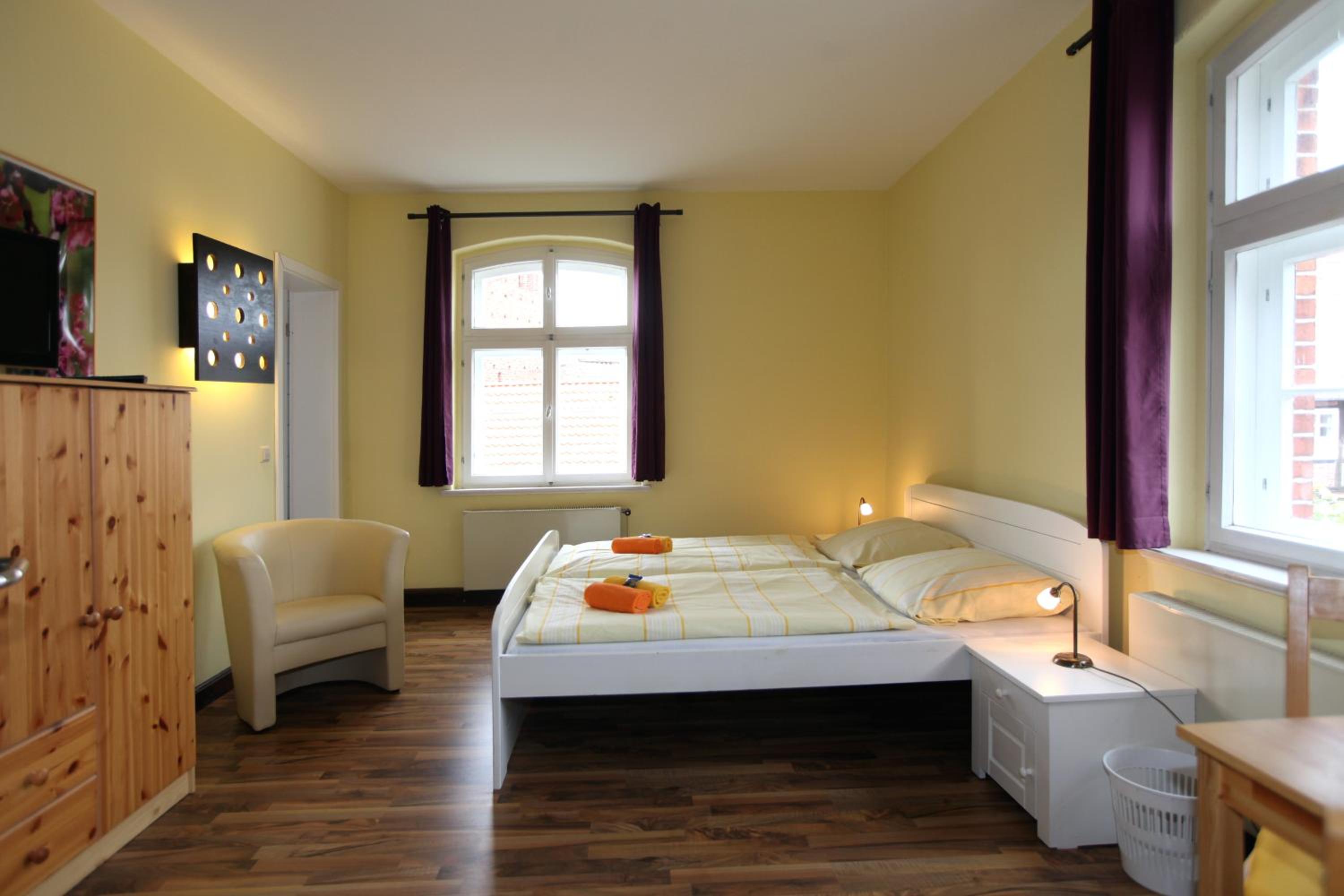 Double Room with Private Bathroom - Photo 1