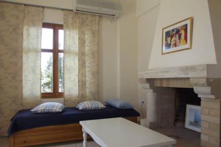 Apartment 3 photo 1