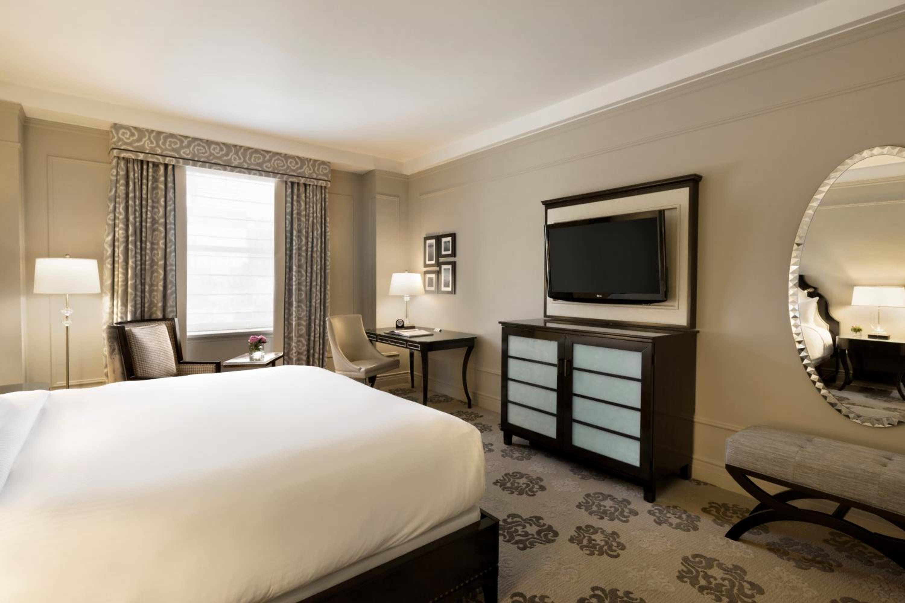 Fairmont Room with King Bed