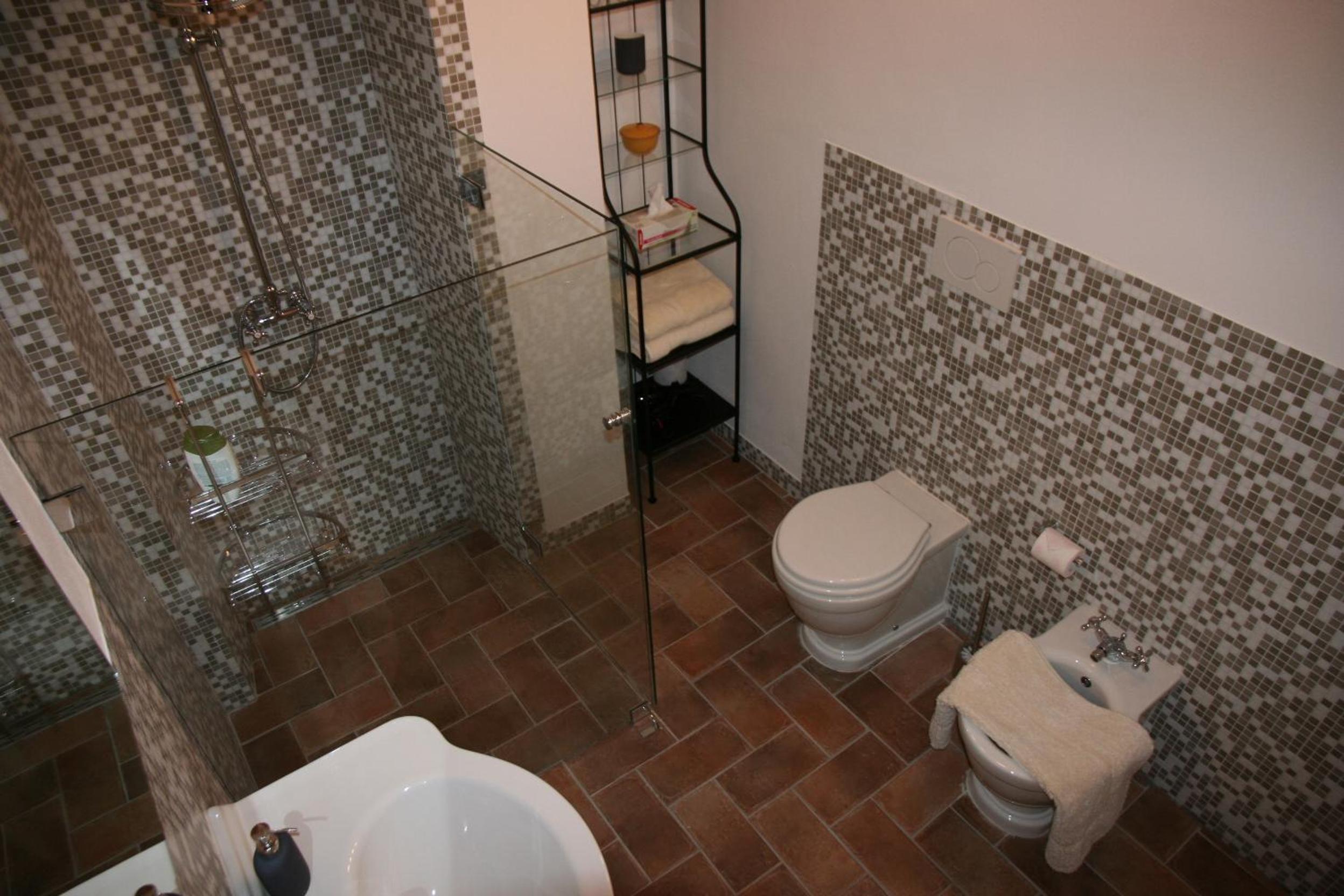 Deluxe Double Room - Photo 10