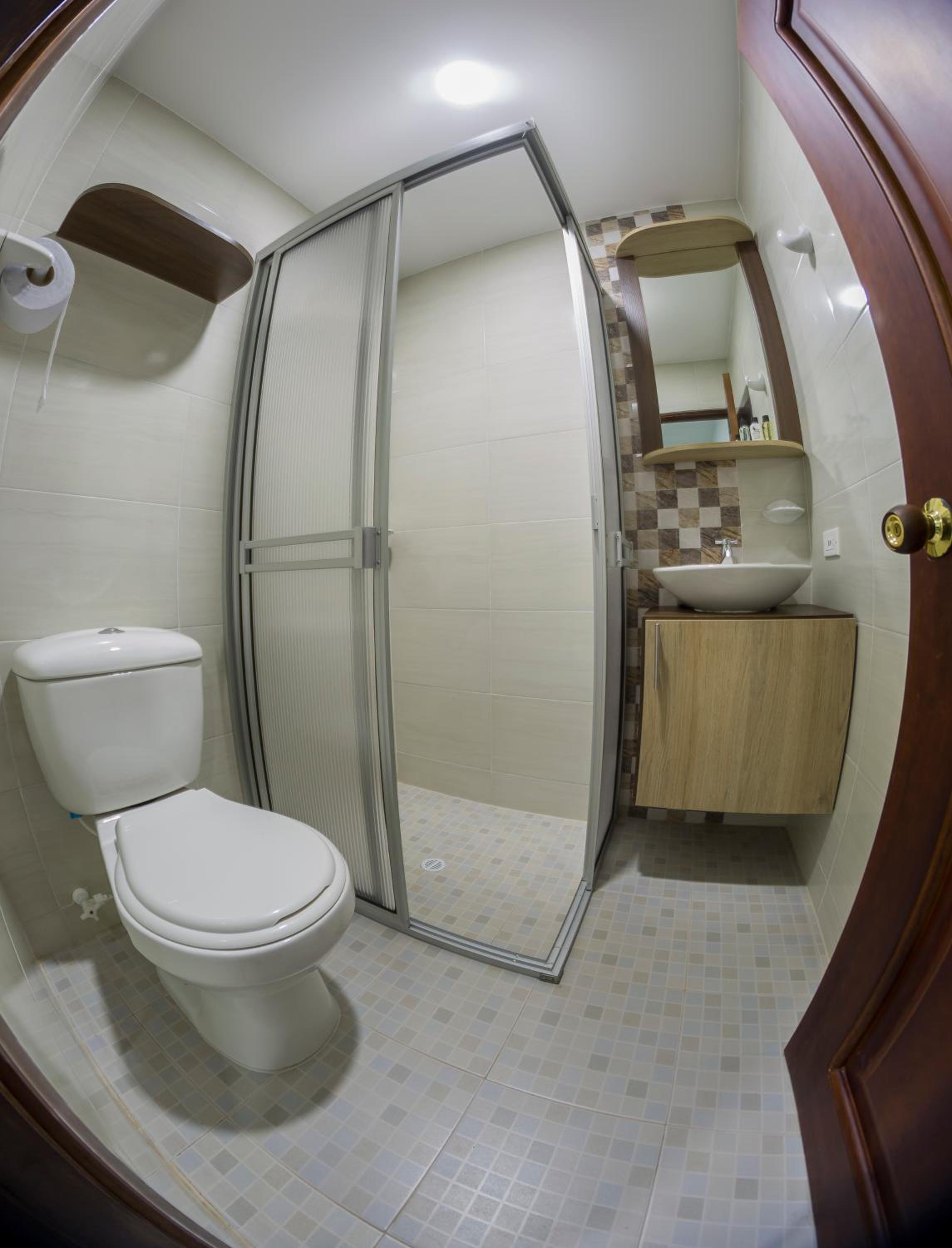 Quadruple Room with Private Bathroom photo 3