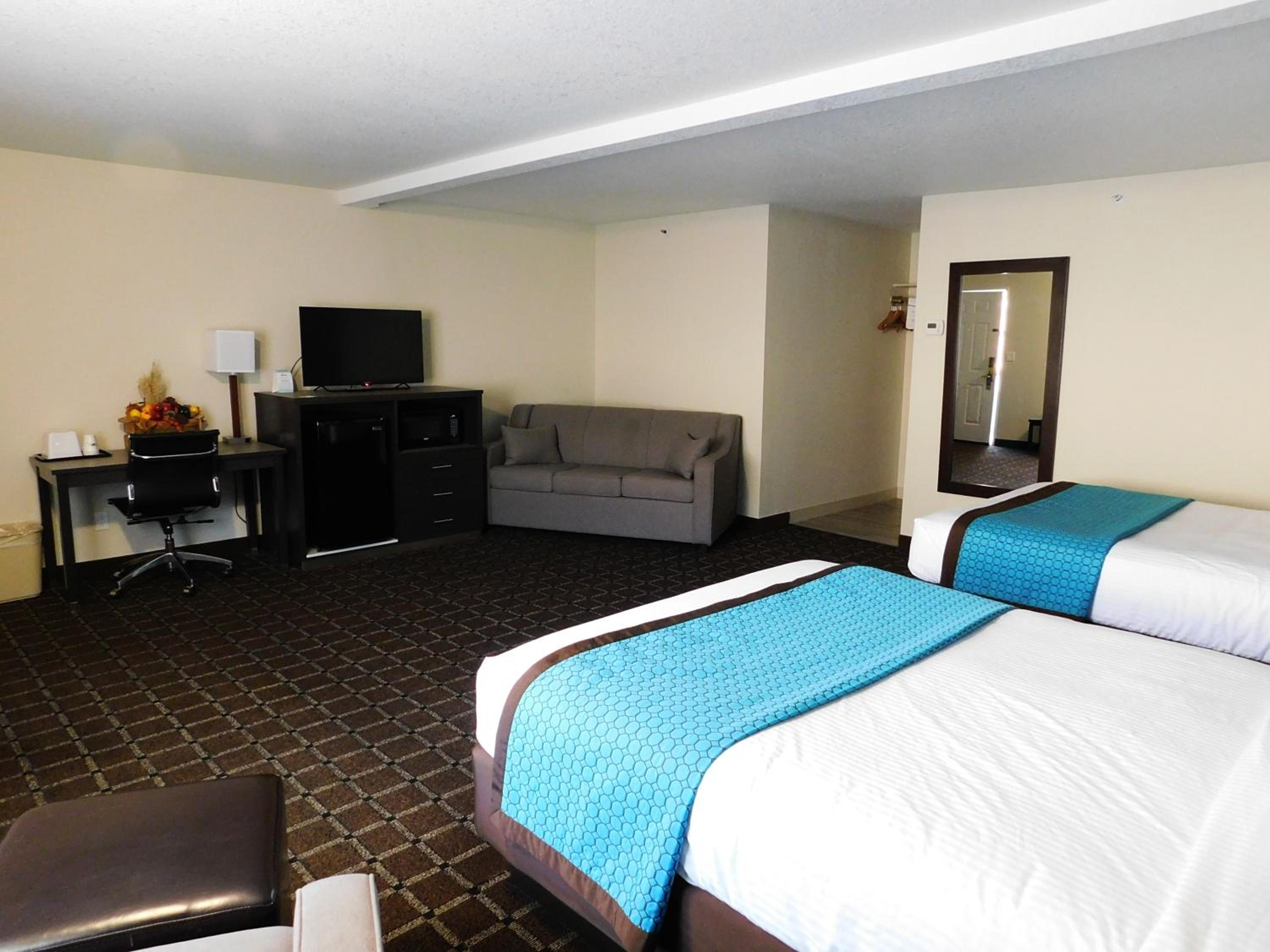 Studio Suite with Two Queen Beds - Non-Smoking - Photo 2