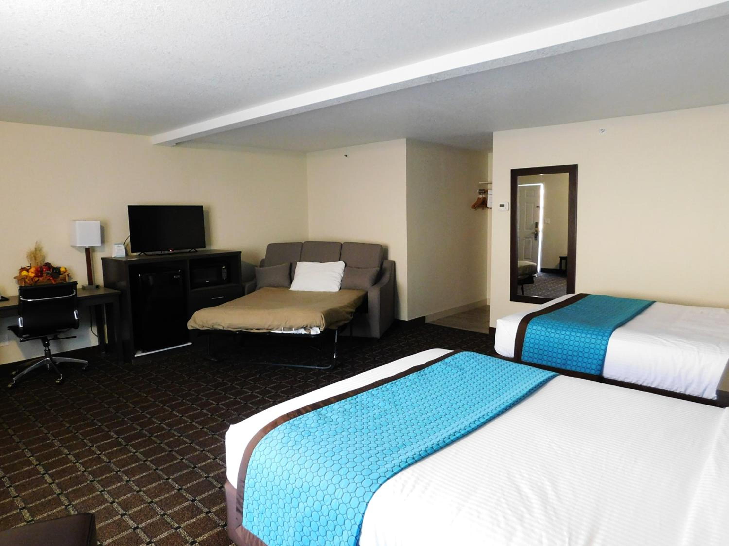 Studio Suite with Two Queen Beds - Non-Smoking - Photo 4