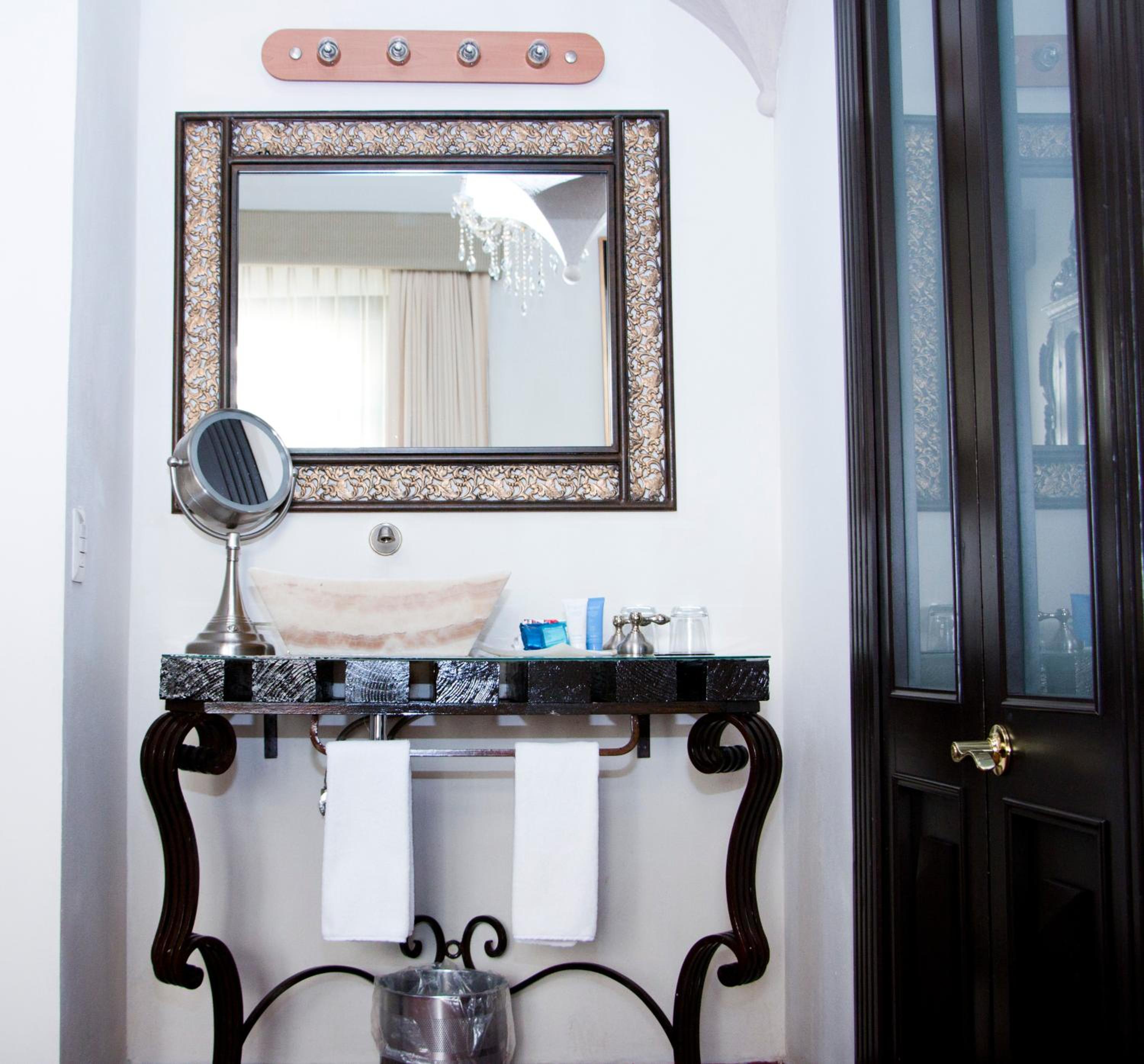 Twin Room - Photo 5