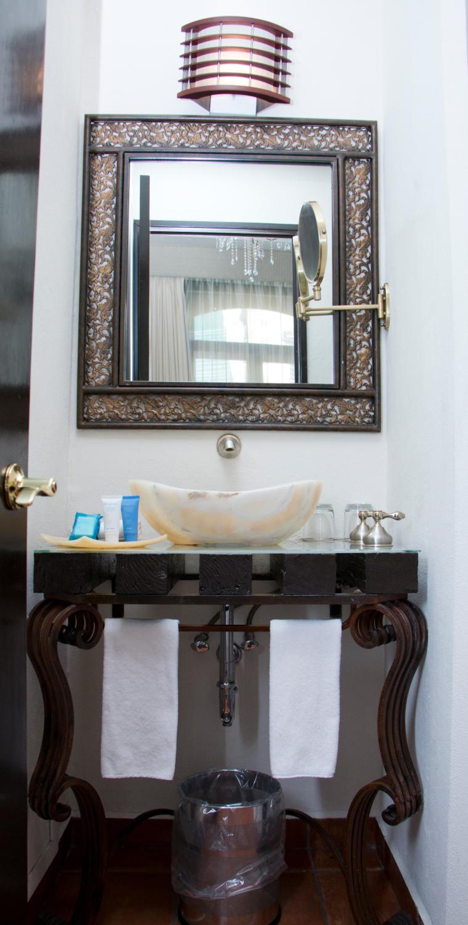 Standard Room - Photo 7