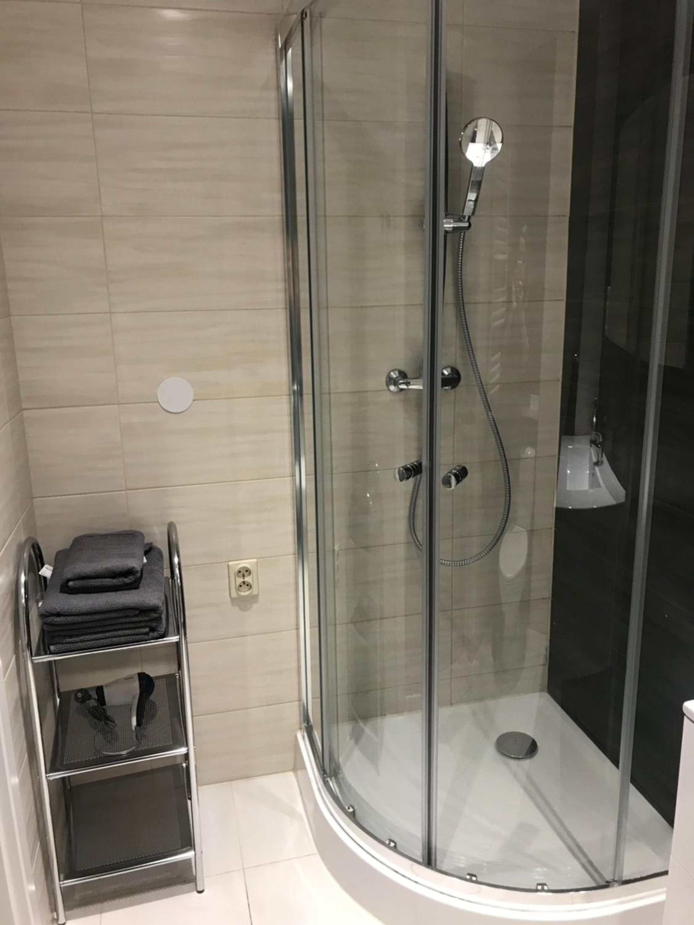 Apartment with Shower - Photo 13