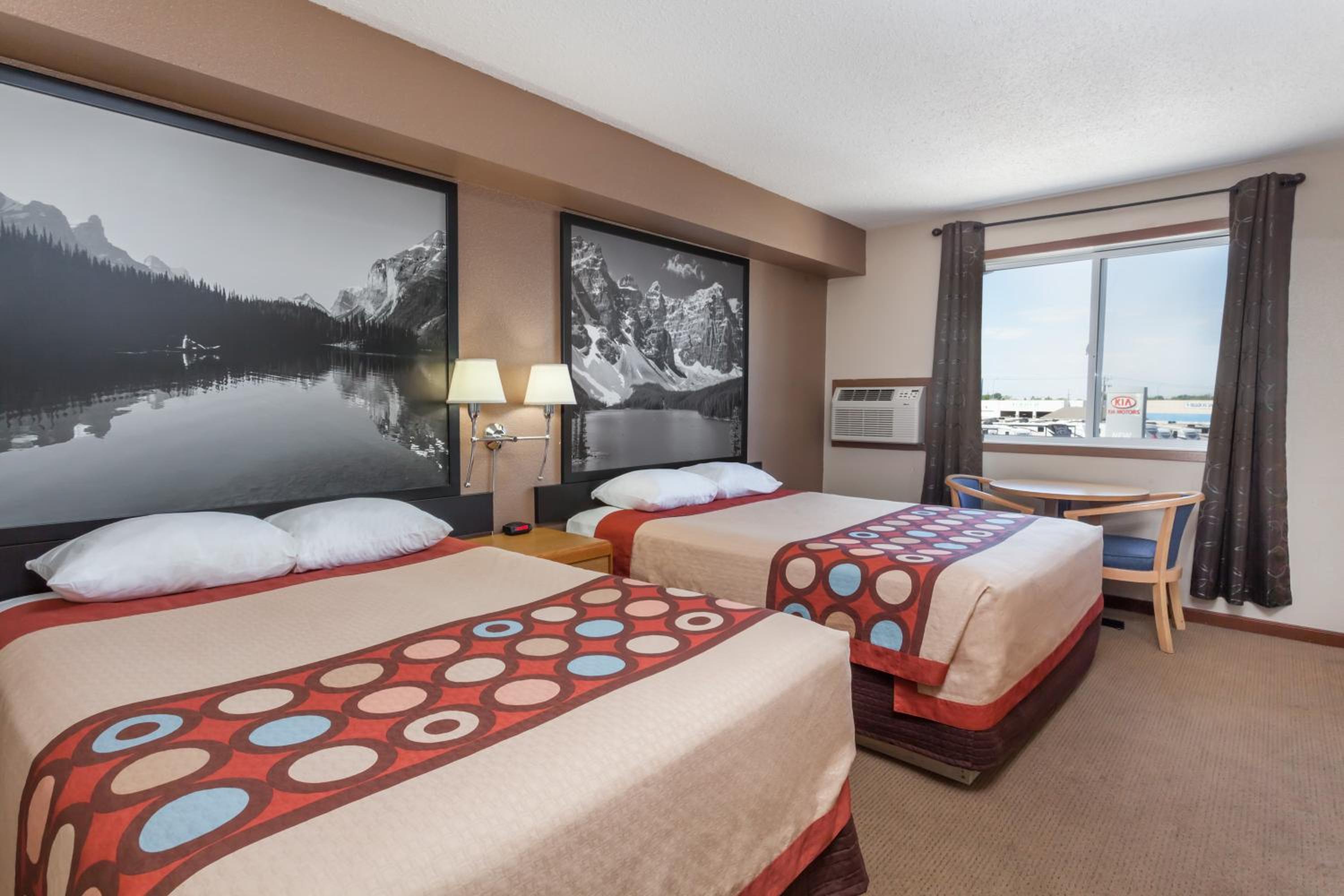 Queen Room with Two Queen Beds - Non-Smoking photo 1