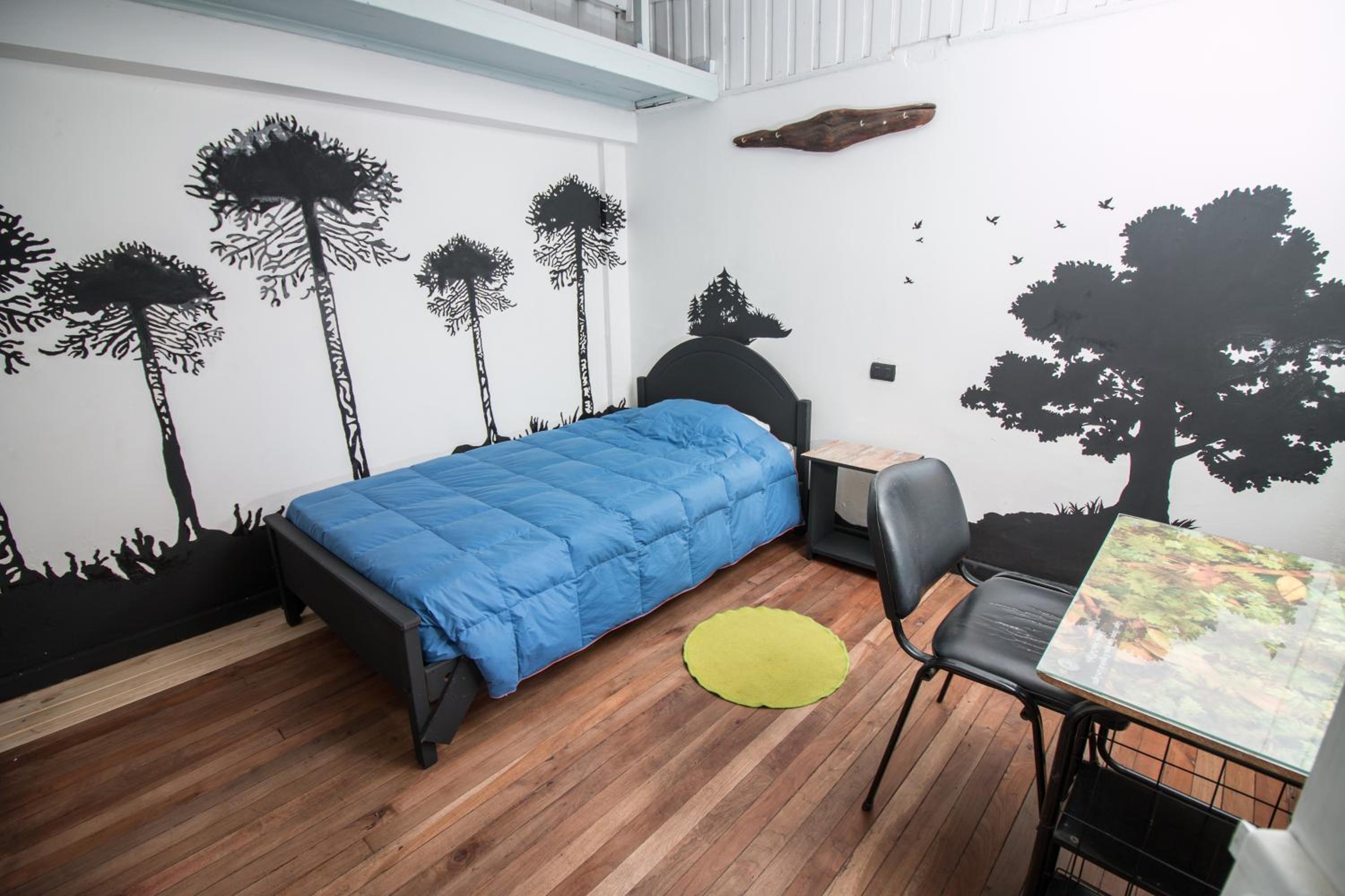 Standard Single Room with Shared Bathroom photo 3