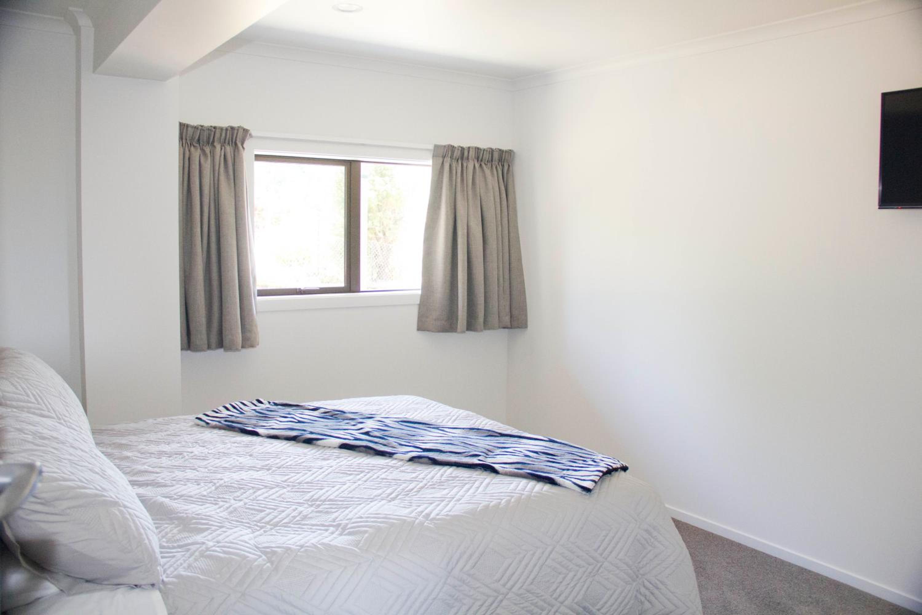 Queen Room with Private External Bathroom  - Photo 3