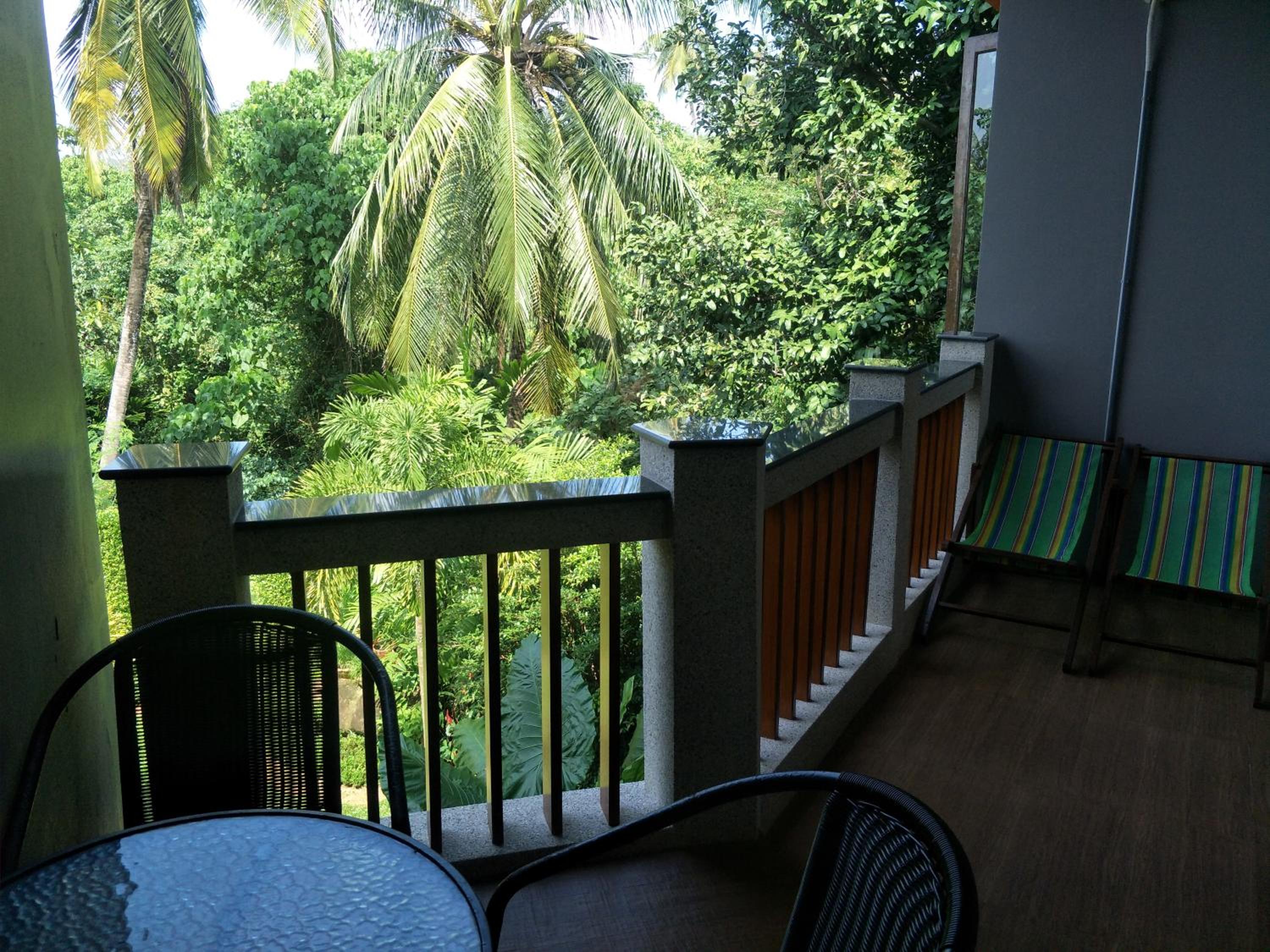 Deluxe Family Suite - Photo 7