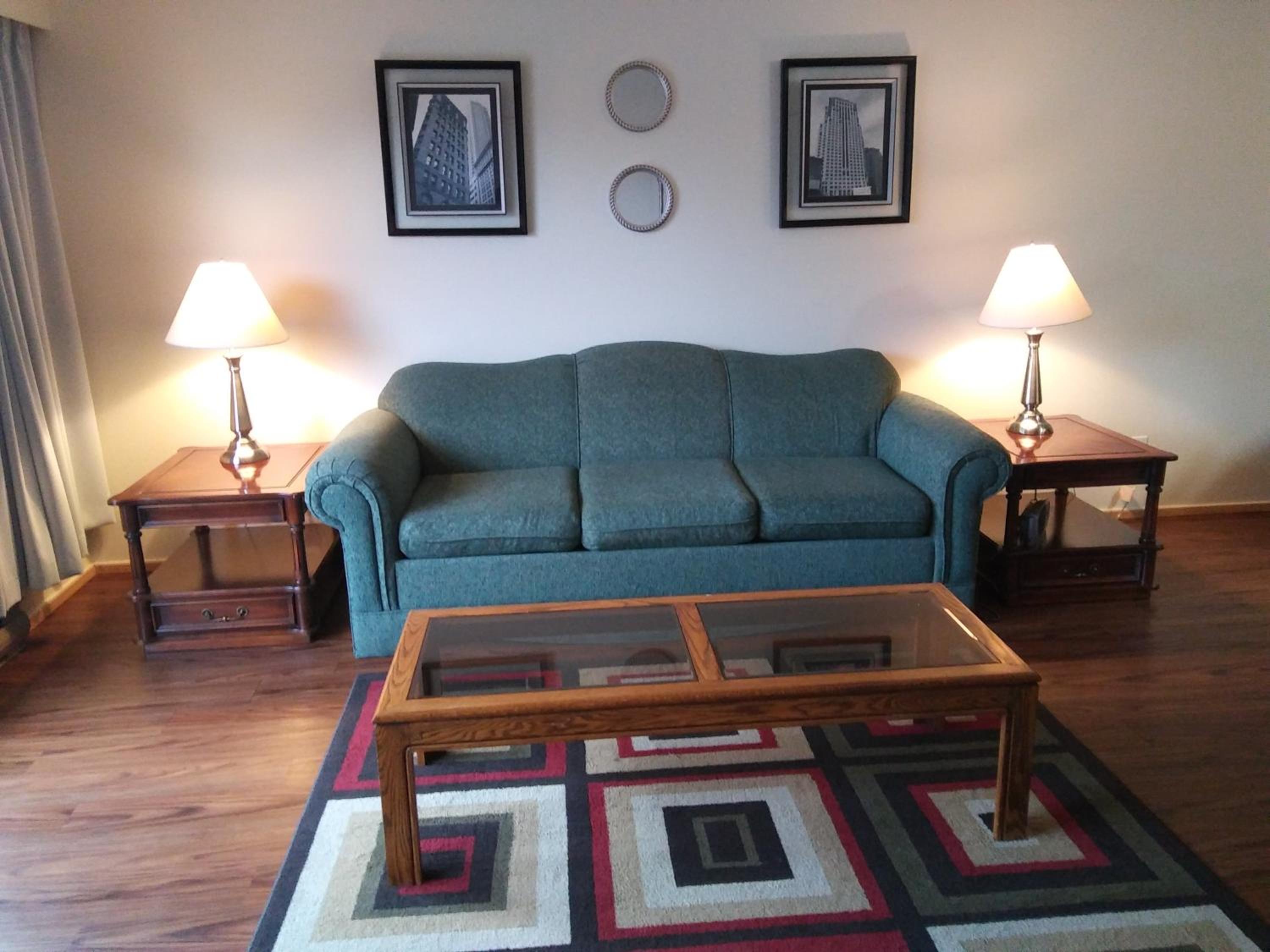 One-Bedroom Apartment photo 1
