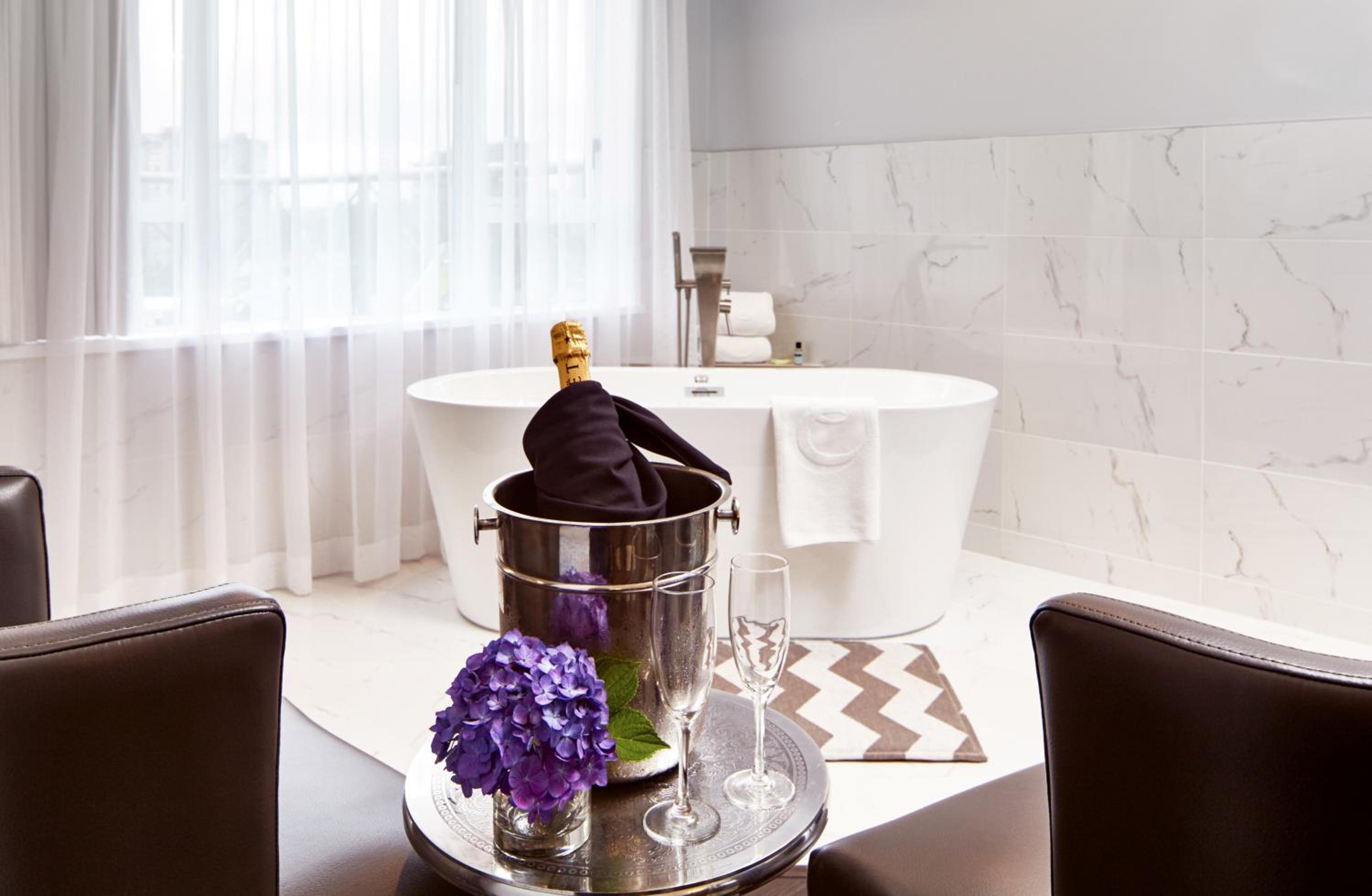 Empire Penthouse - Photo 11