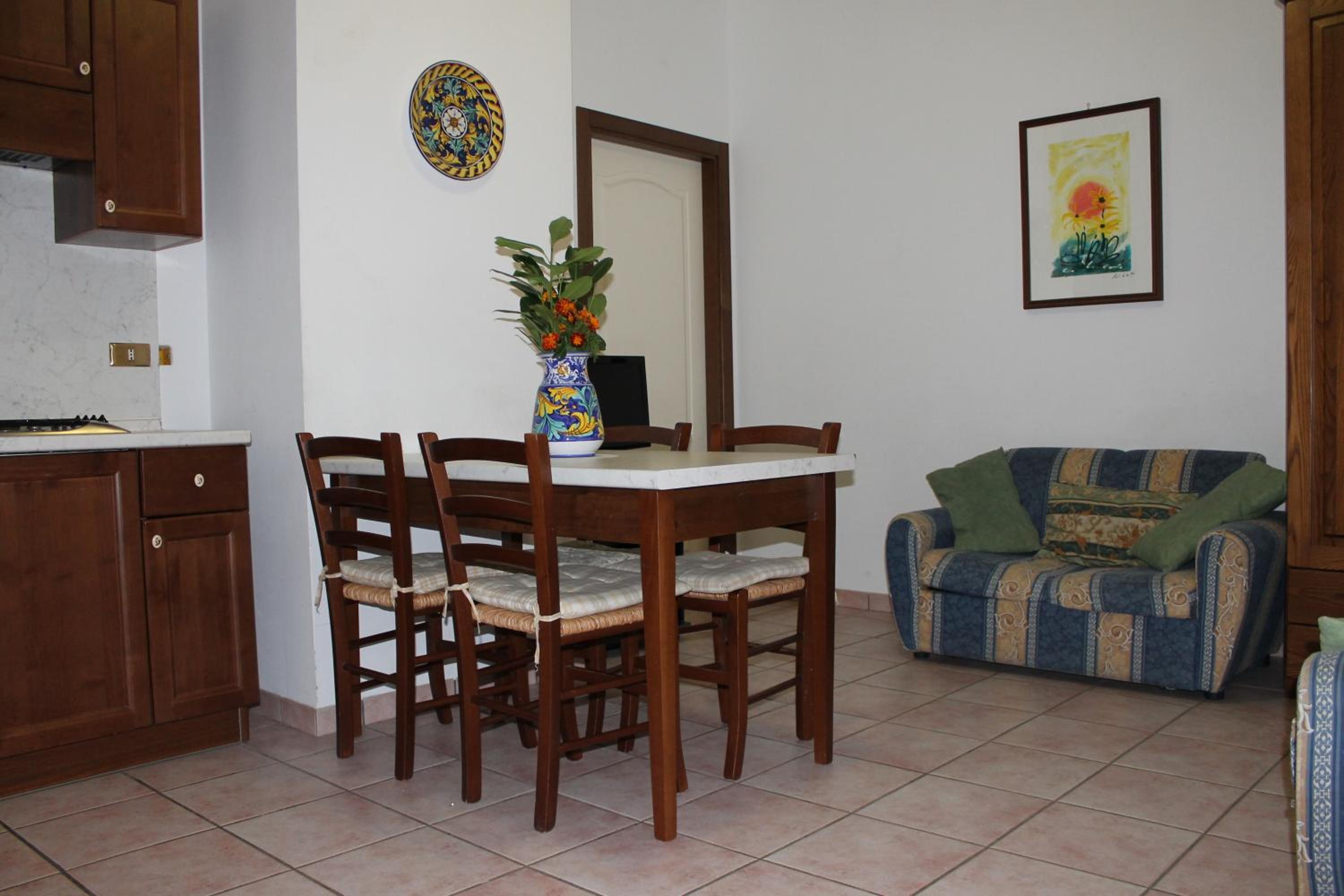 One-Bedroom Apartment (4 Adults) - Photo 9