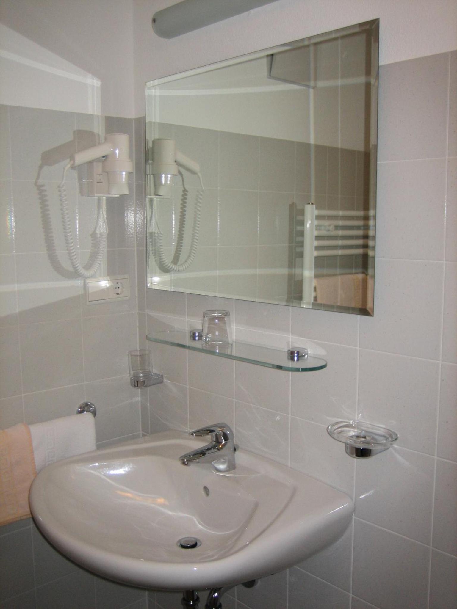 Studio - Photo 9