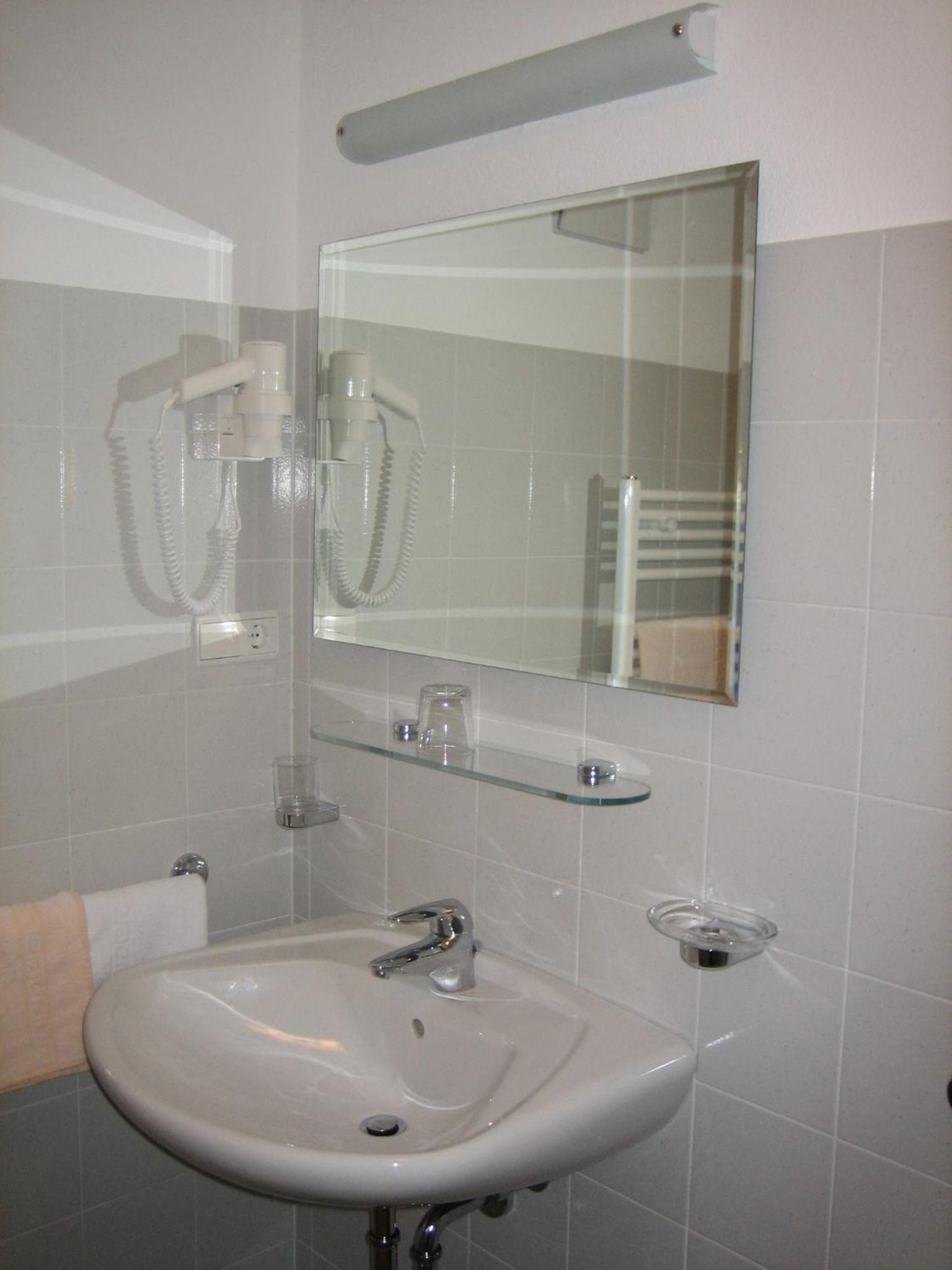 Two-Bedroom Apartment - Photo 4