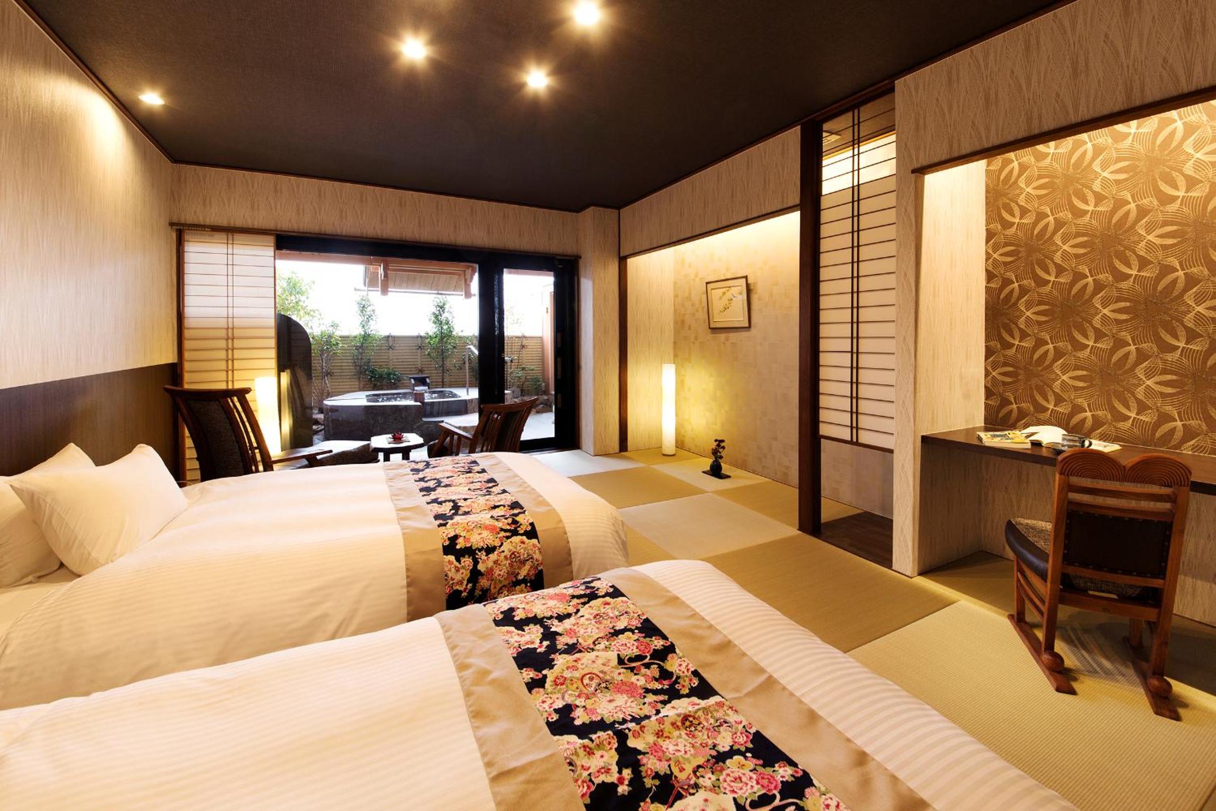 Twin Room with Bathroom - Non-Smoking - Photo 1