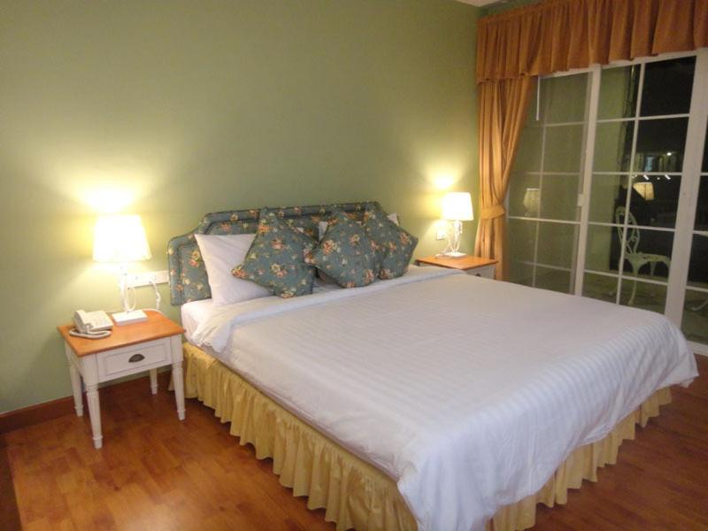 Deluxe Double or Twin Room photo 2