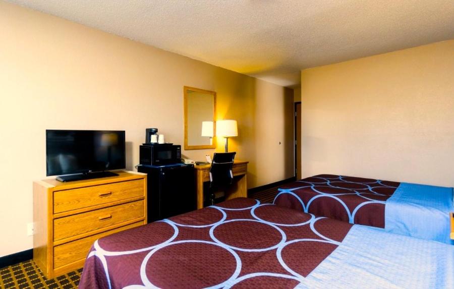 Double Room with Two Double Beds - Non-Smoking - Photo 1