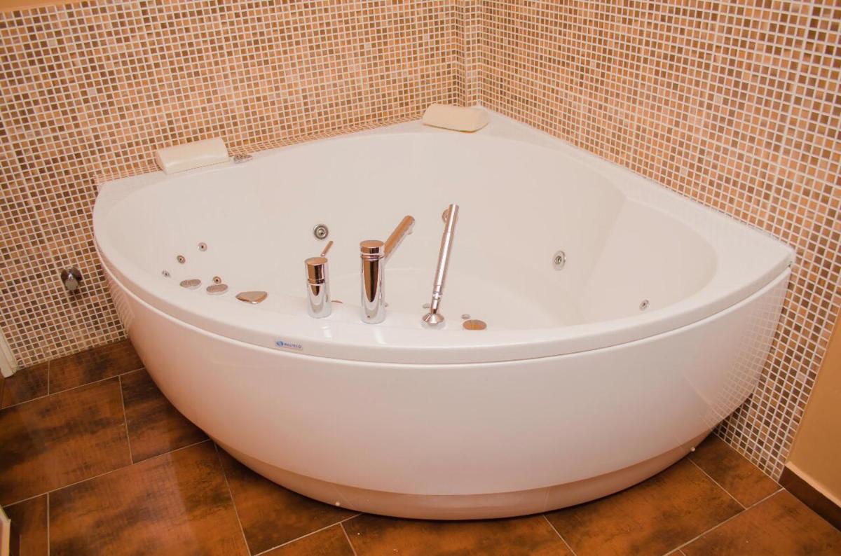 Jacuzzi