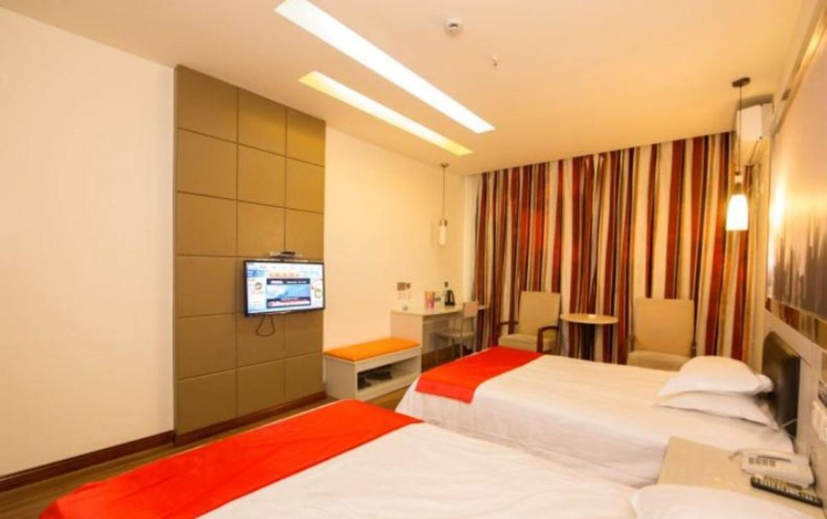 Mainland Chinese Citizens - Standard Twin Room photo 2