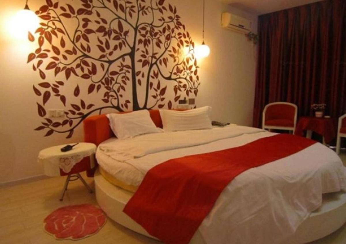 Mainland Chinese Citizens - Flavour Round Bed Room photo 2