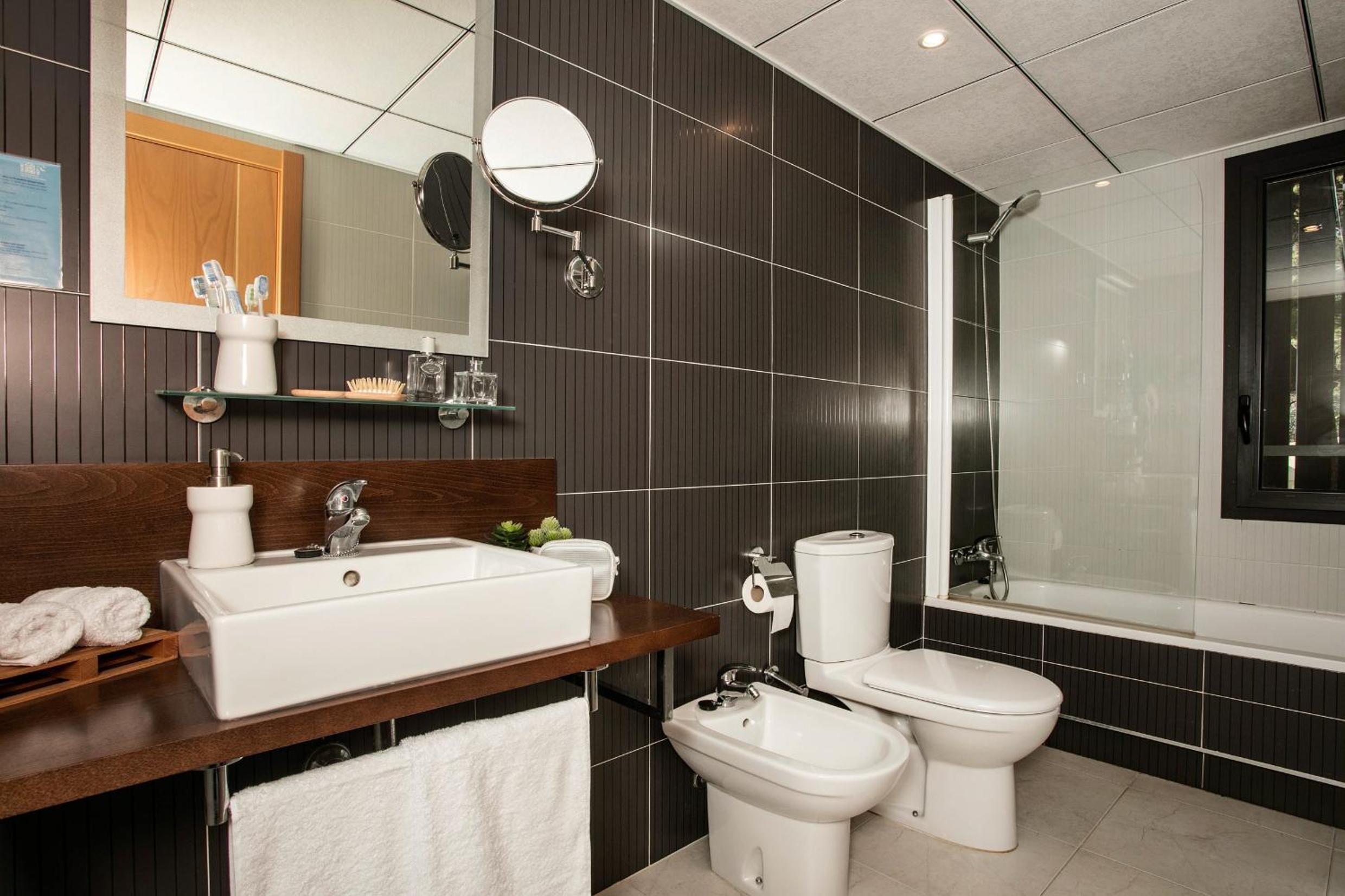 Two-Bedroom Apartment (2-6 People) photo 2