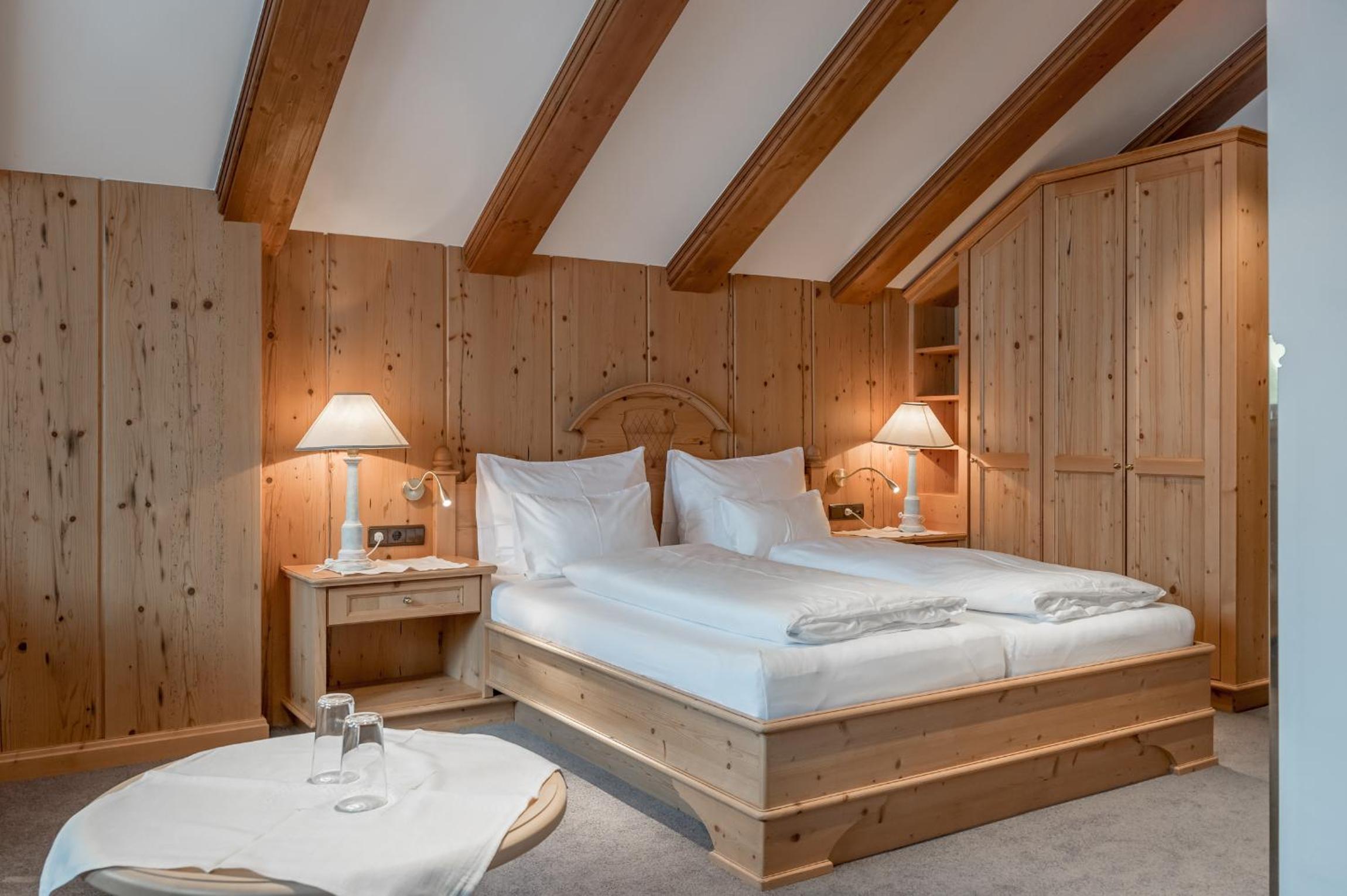 Deluxe Double Room with Bath photo 1