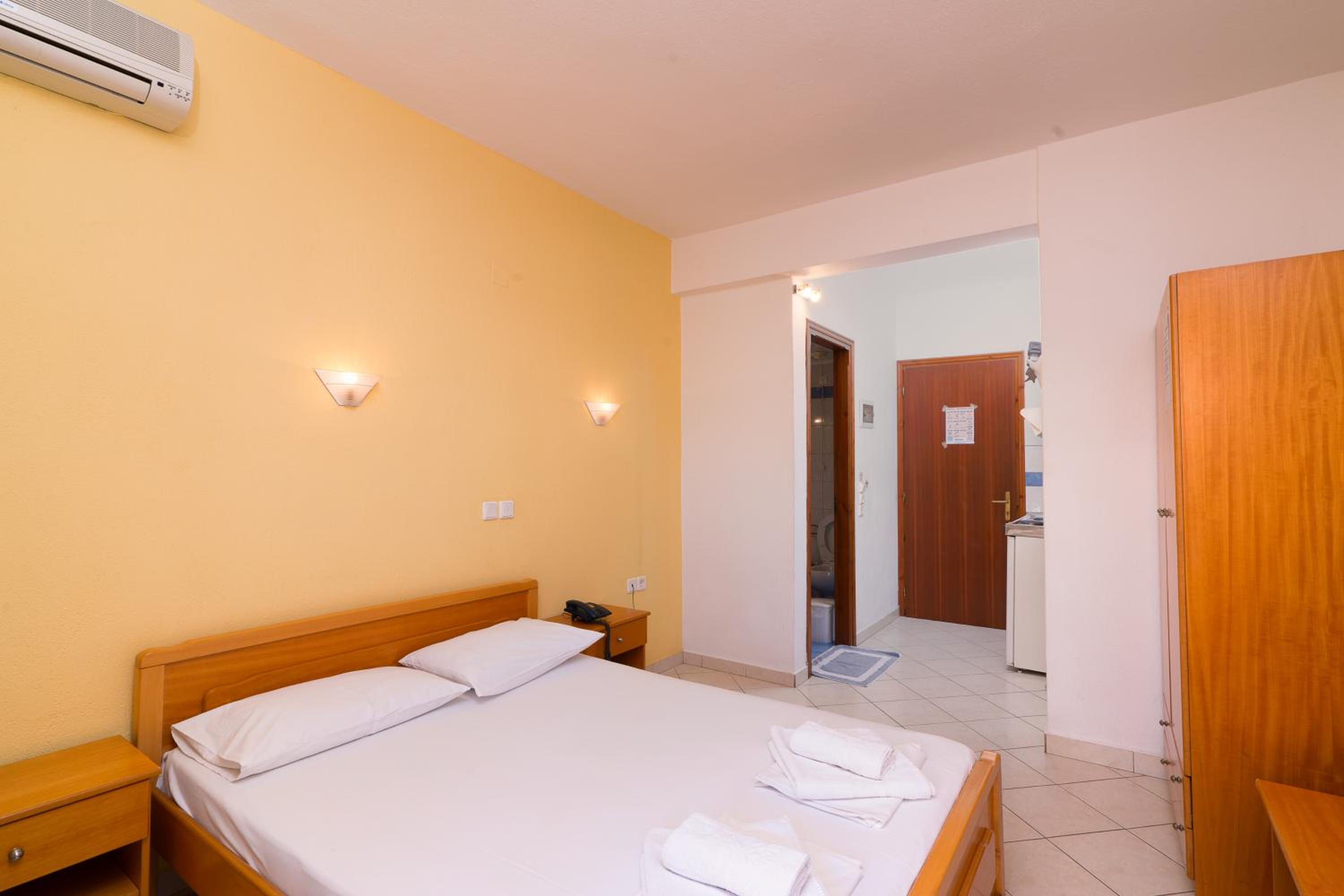 Standard Double Room photo 2