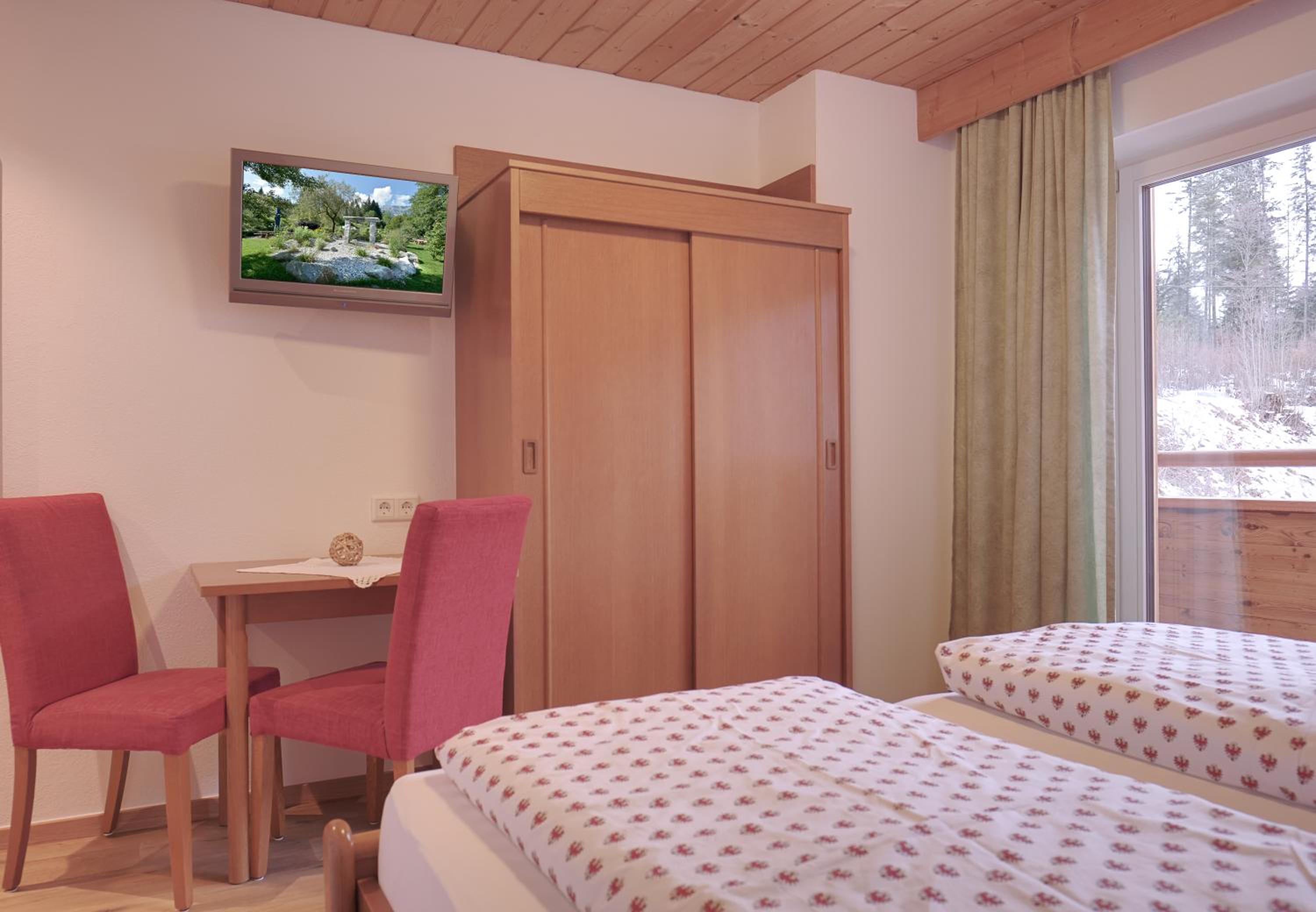 Deluxe Double Room with Balcony photo 3