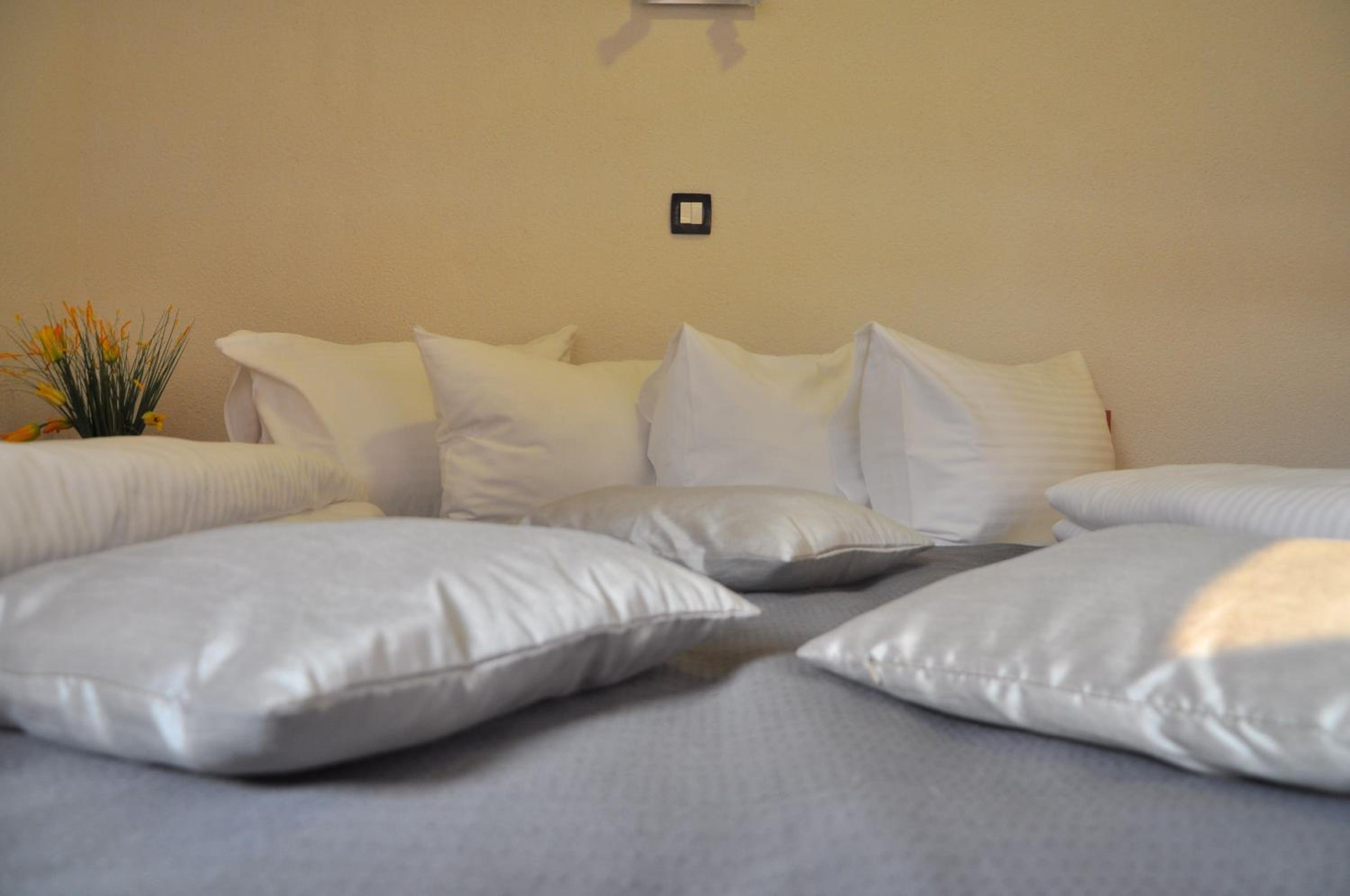 Double Room - Photo 5