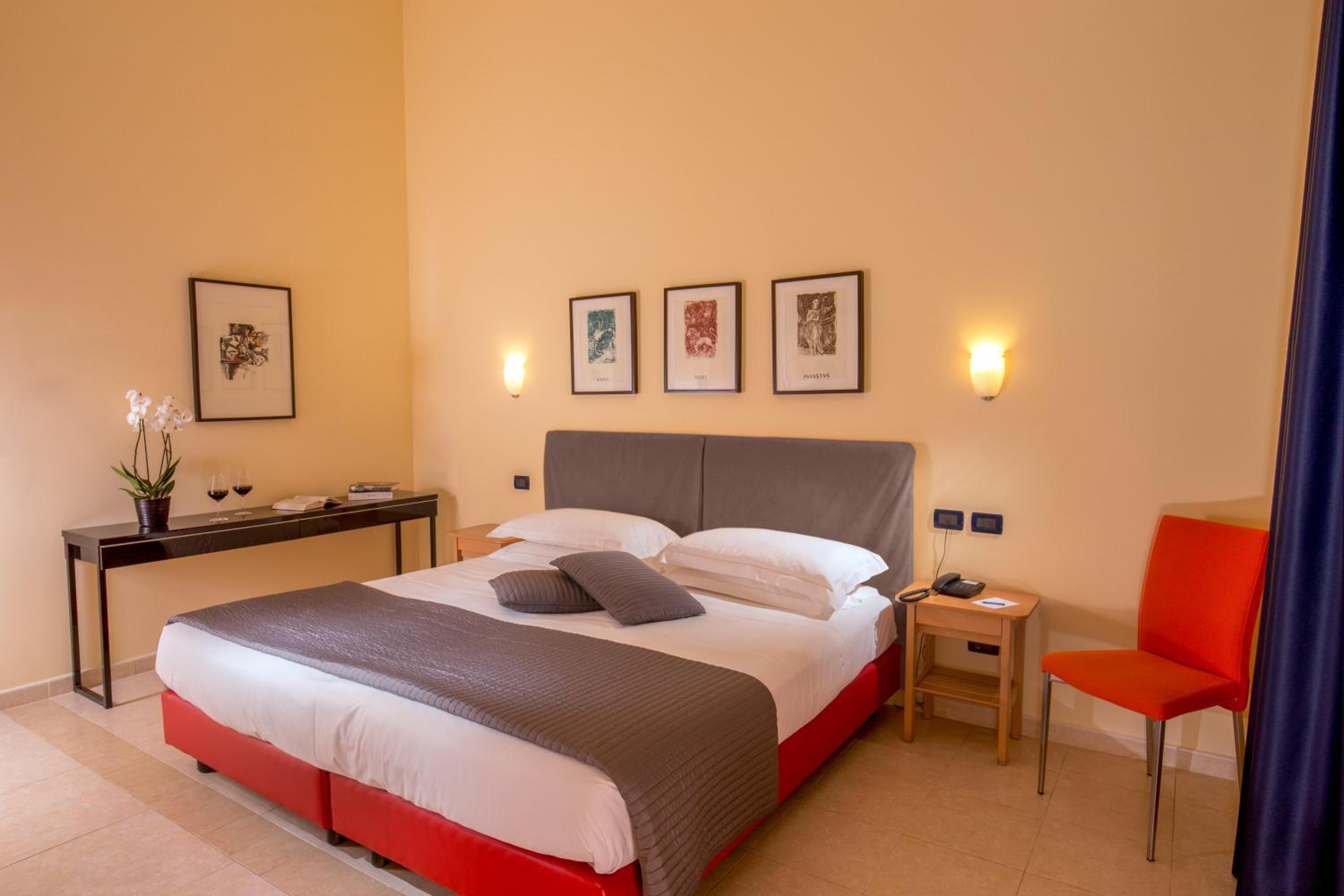 Superior King Room photo 2
