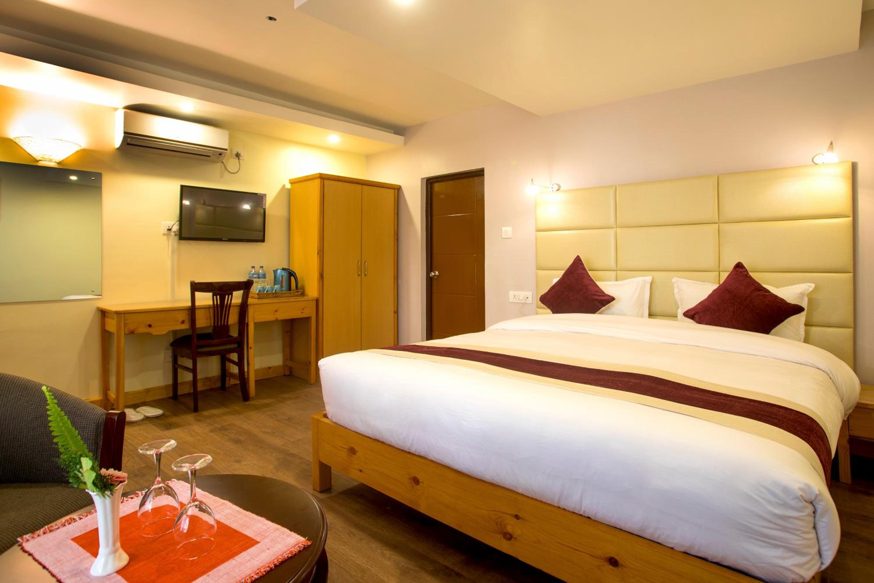King Room with Garden View - Flexible Checkin Time photo 1
