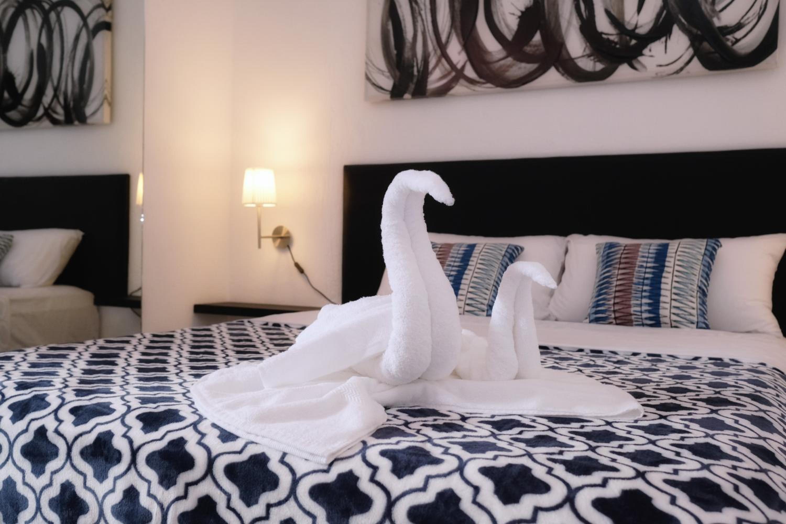 Deluxe King Room photo 2