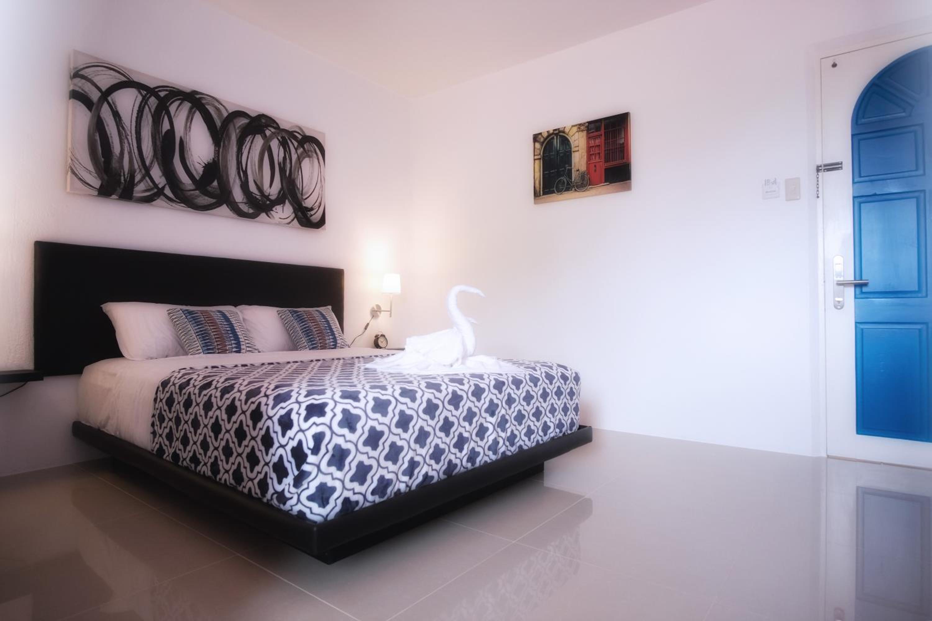 Deluxe King Room photo 1