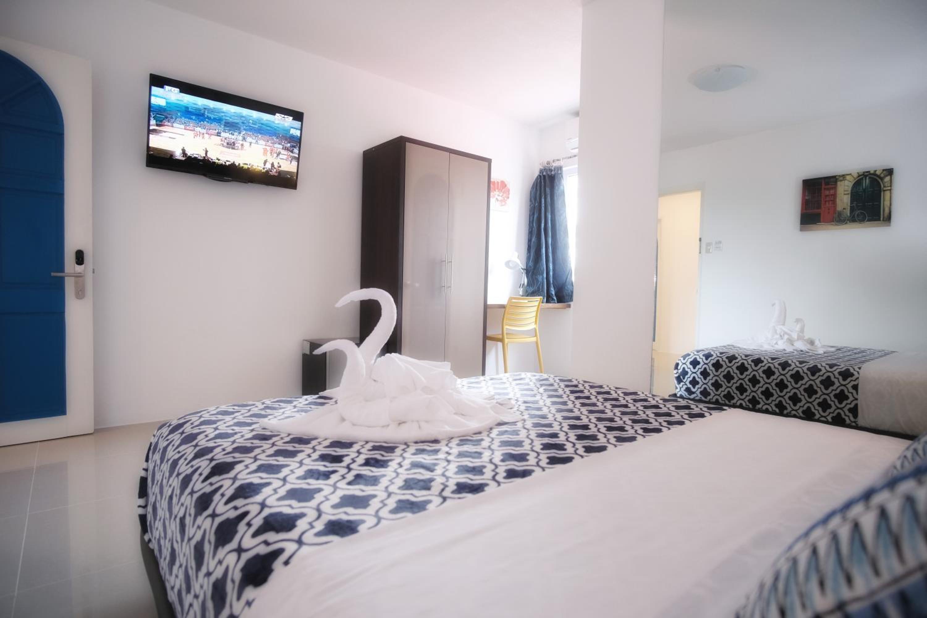 Deluxe King Room photo 3
