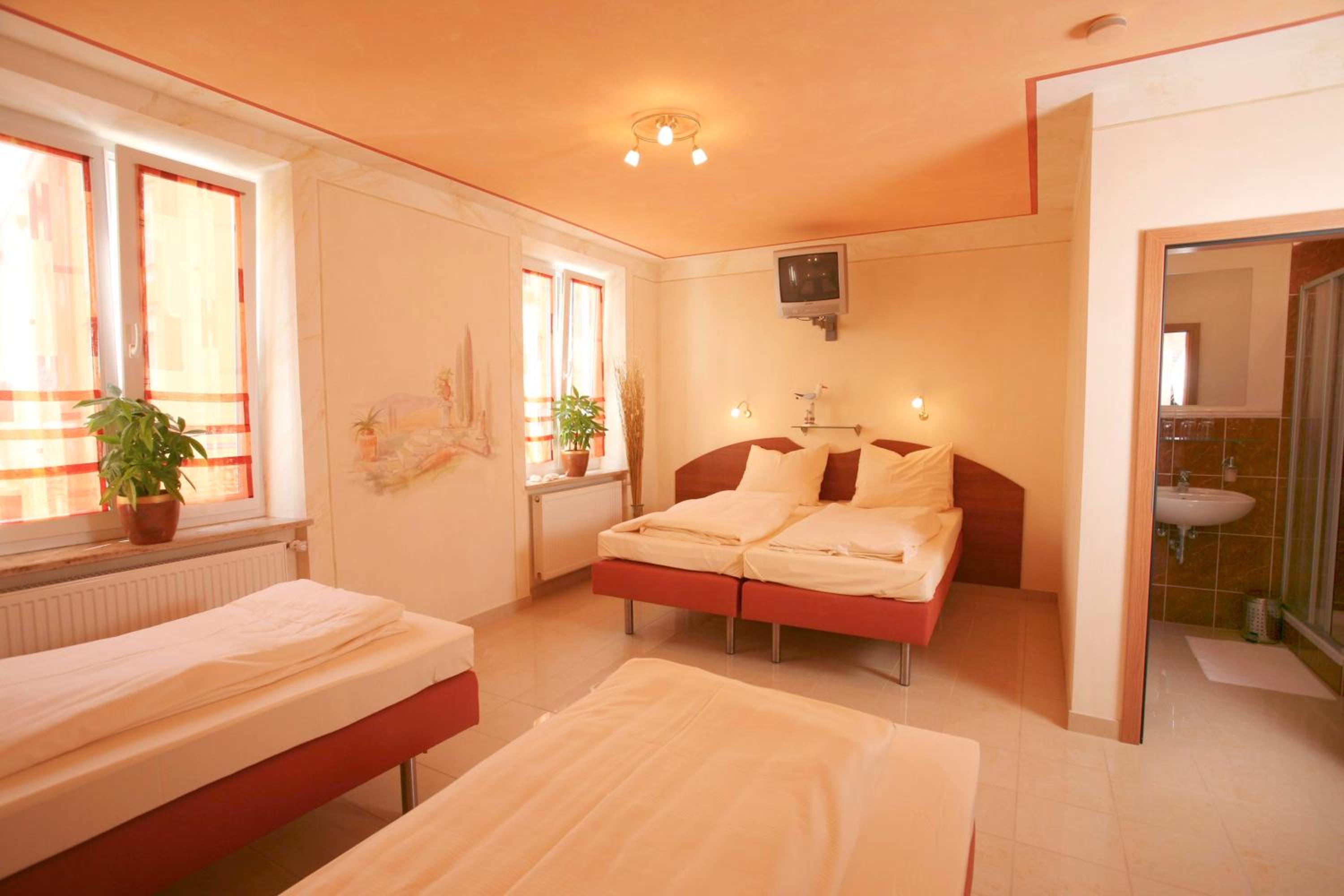 Triple Room - Photo 1