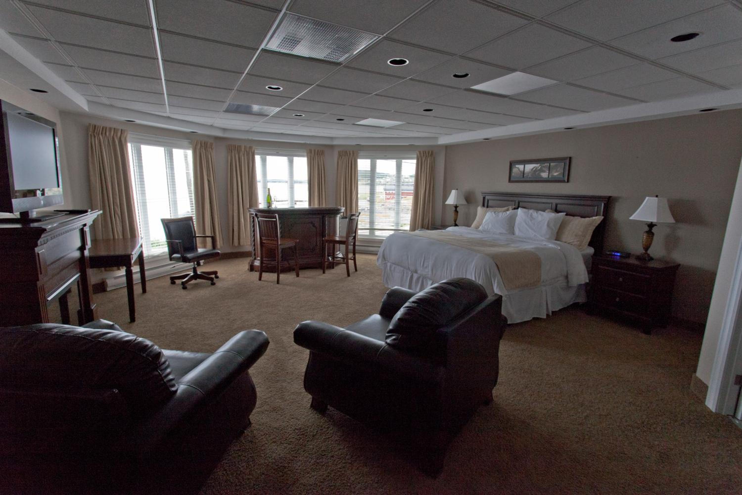 Premier King Room photo 1