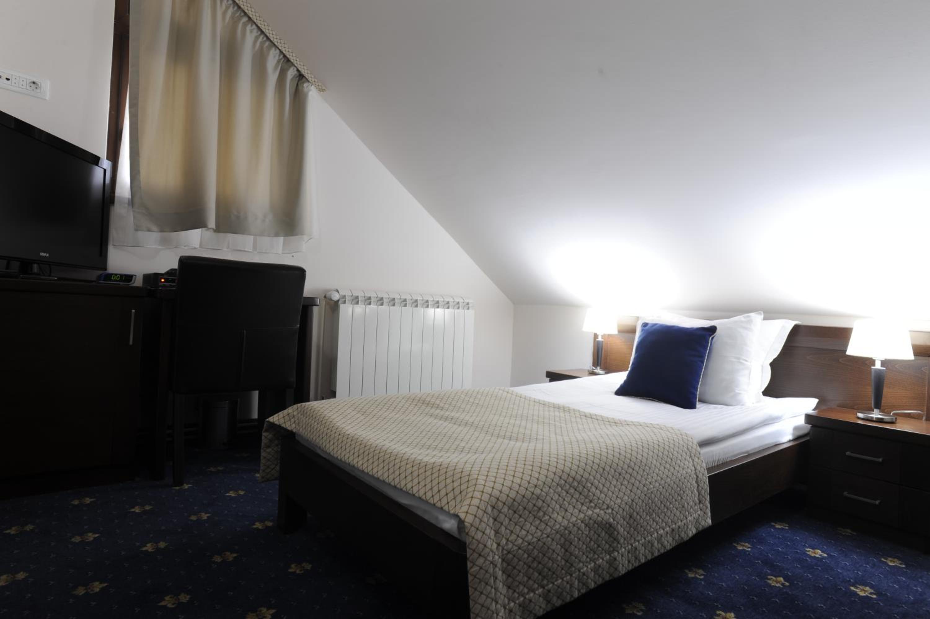 Single Room photo 2