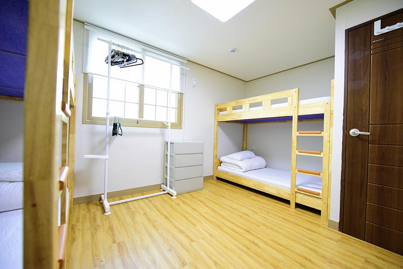 Bed in 4-Bed Male Dormitory Room photo 1