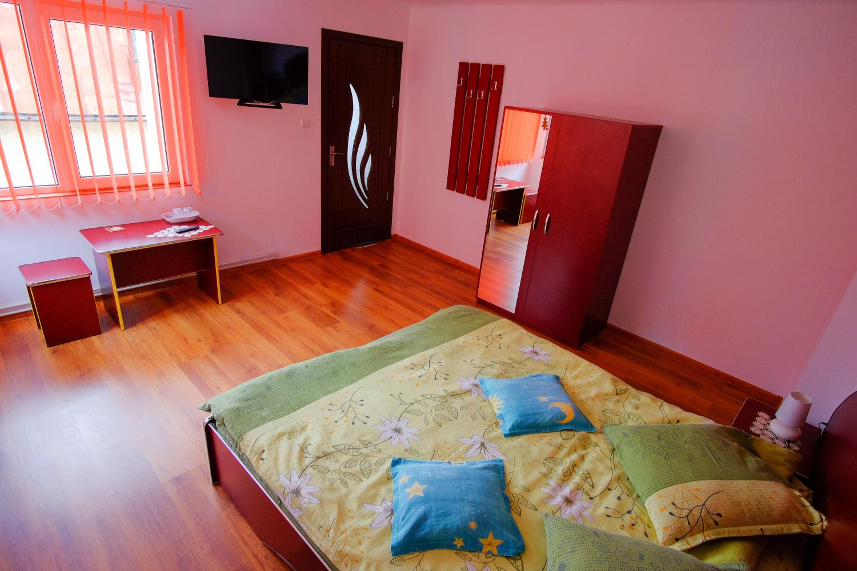 Two-Bedroom Apartment - Photo 19