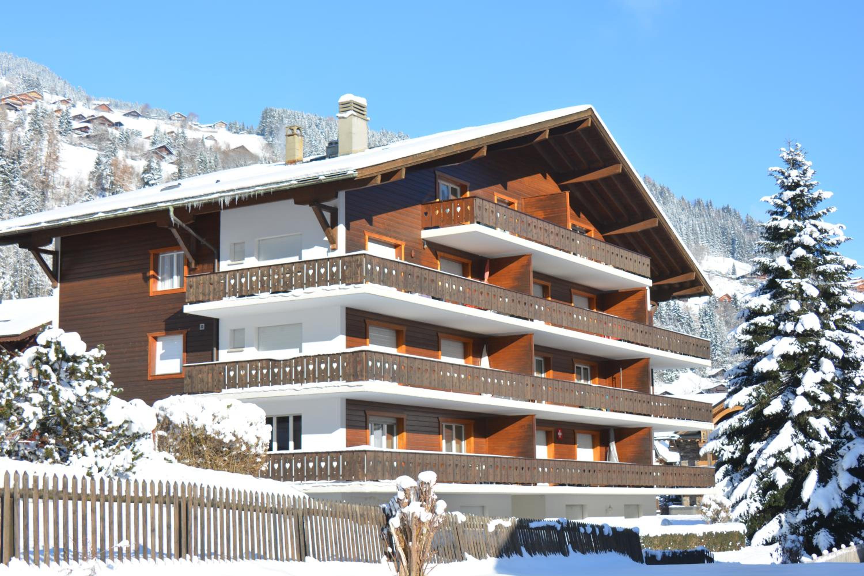 Apartment with Balcony photo 1