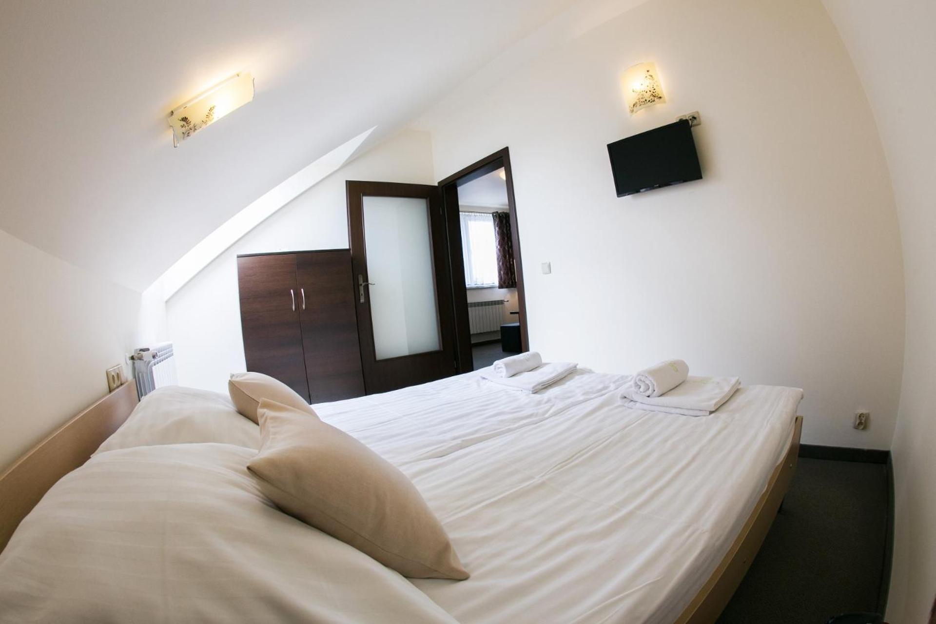 One-Bedroom Apartment photo 2