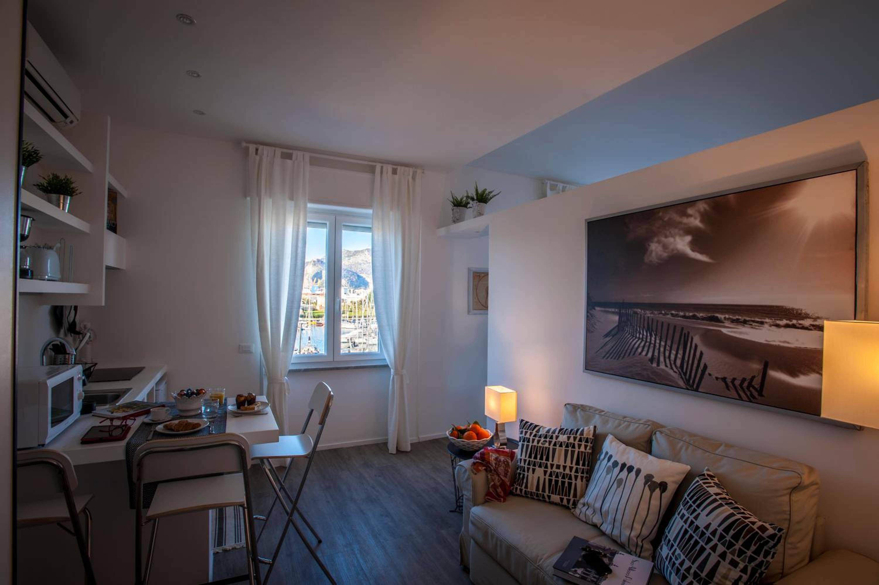 Appartamento vista mare con balcone
