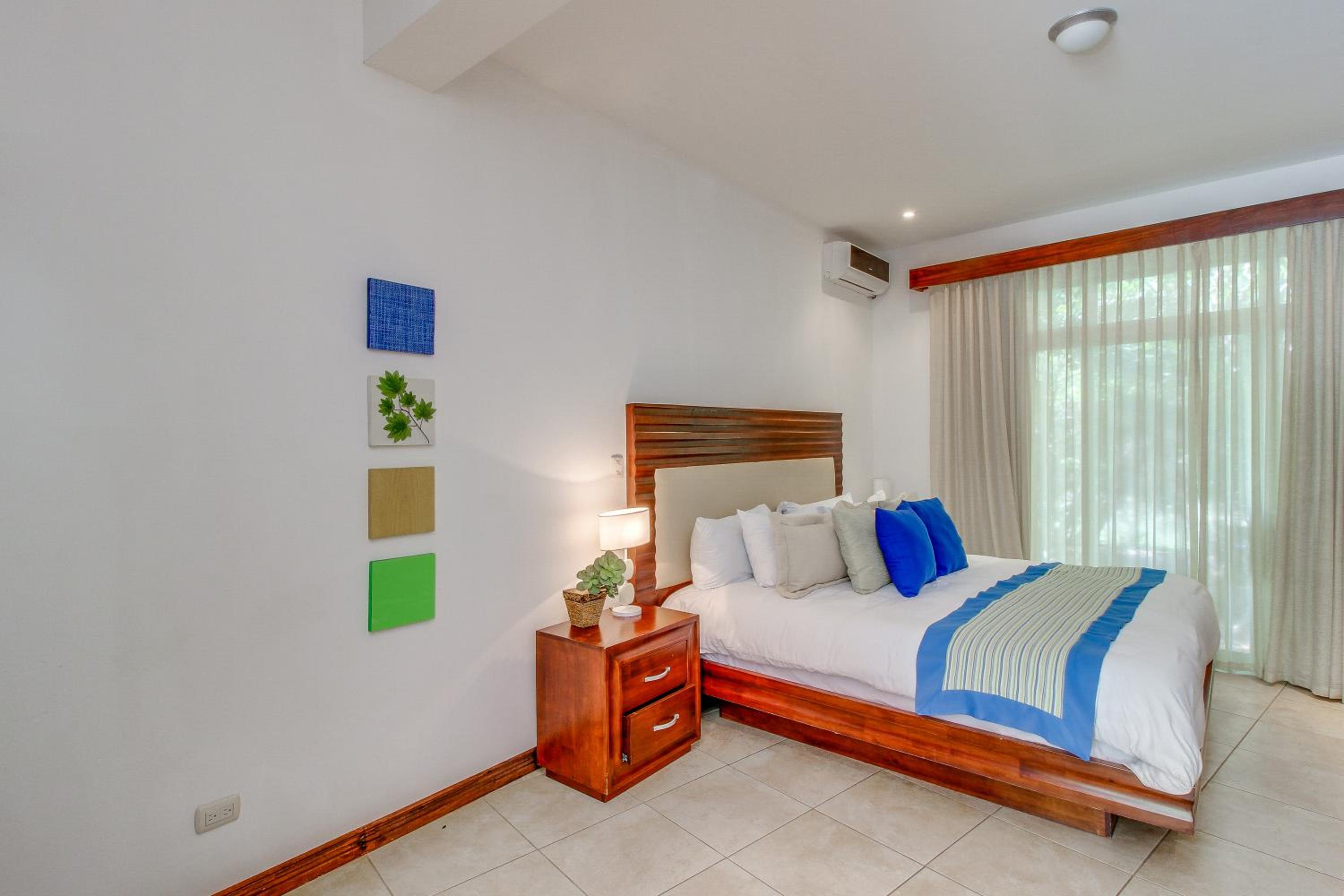 One Bedroom Suite  photo 1