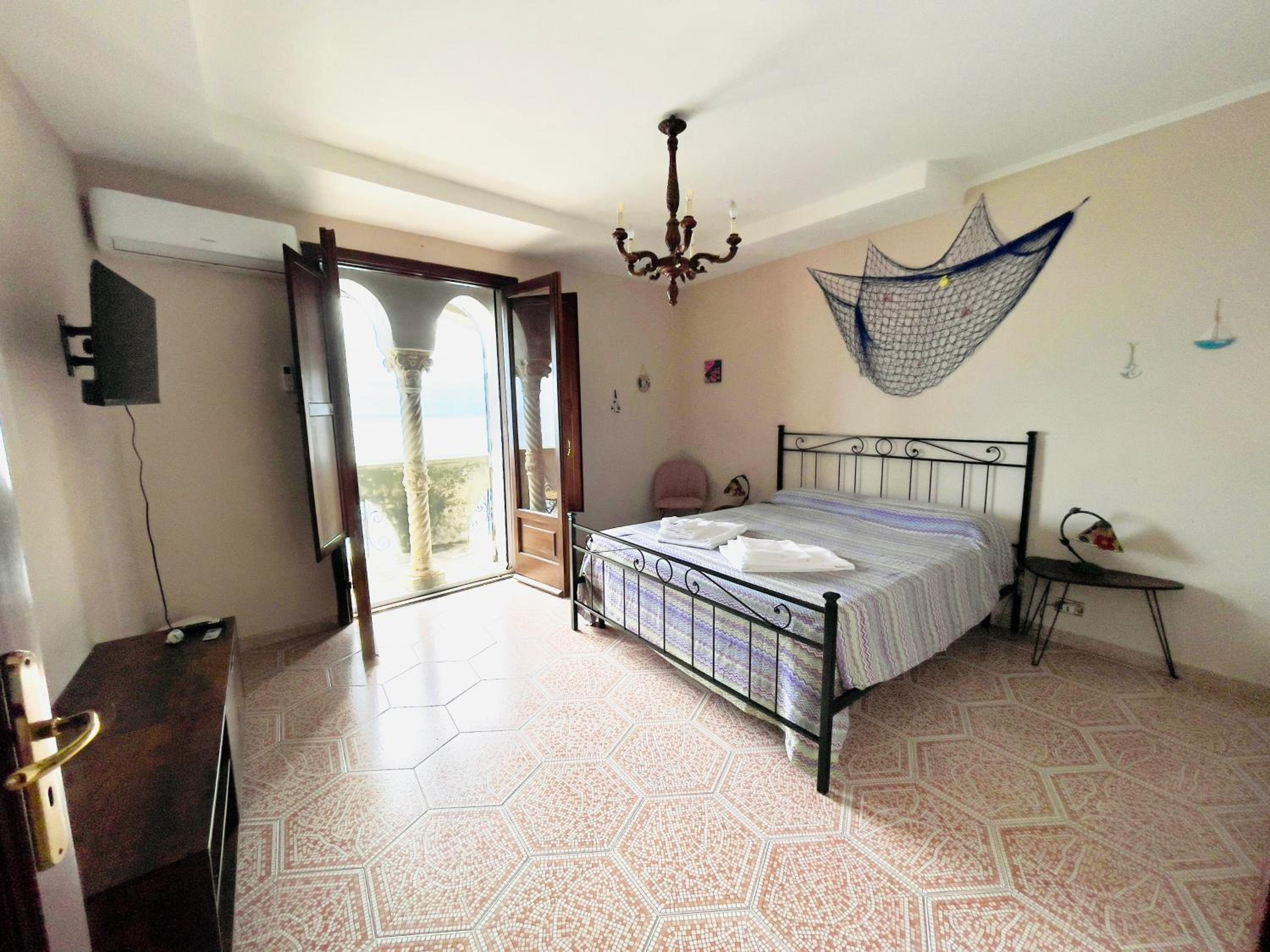 Queen Room with Sea View